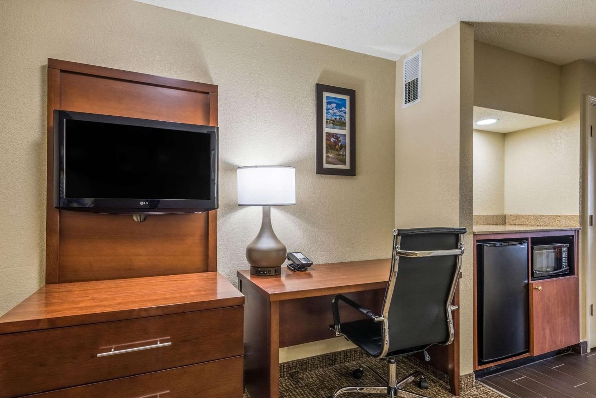 Comfort Inn & Suites Dayton North gallery photo in Dayton, OH — image 18