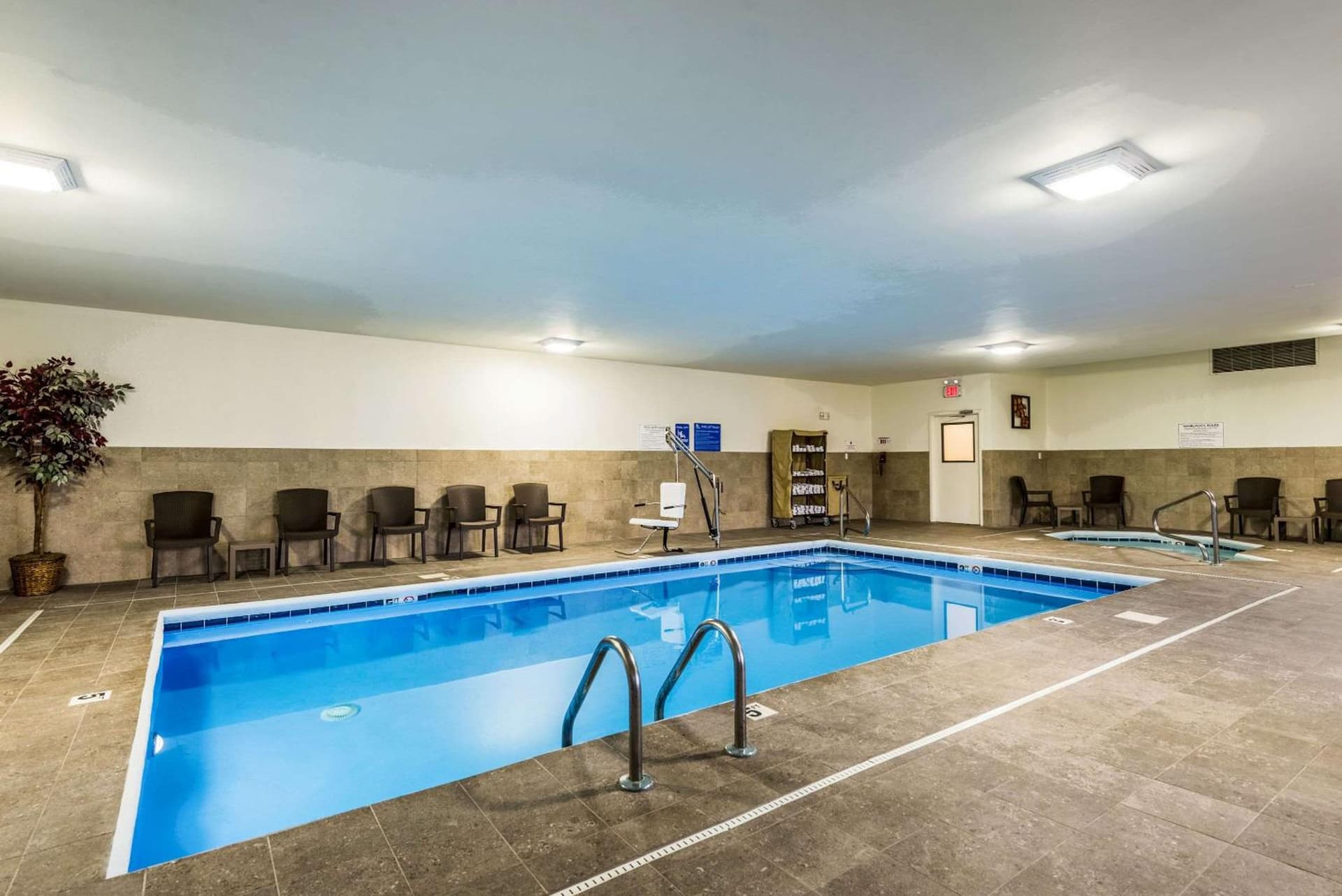 Comfort Inn & Suites Dayton North gallery photo in Dayton, OH — image 48