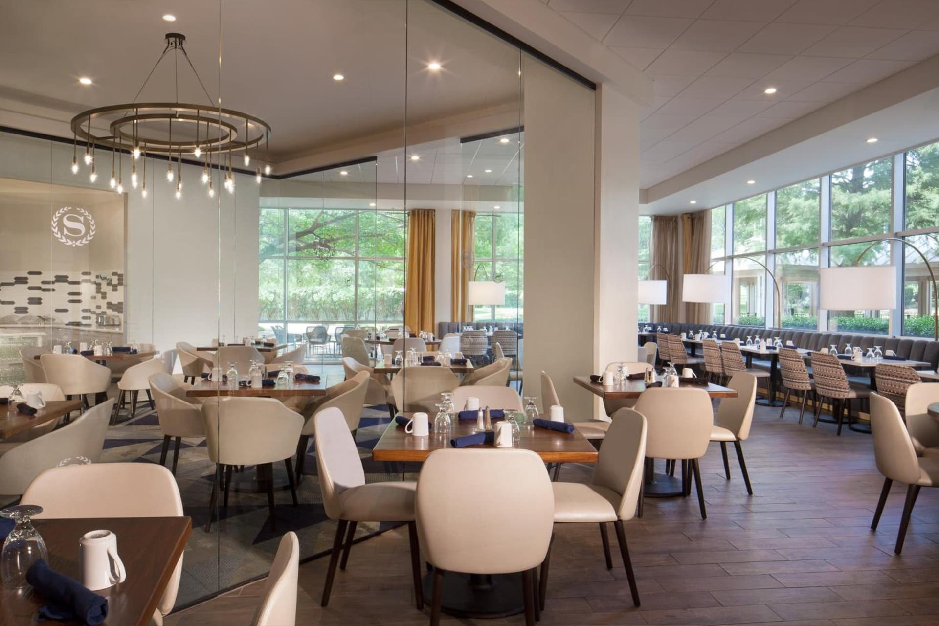 Sheraton Arlington Hotel gallery photo in Arlington, TX — image 16