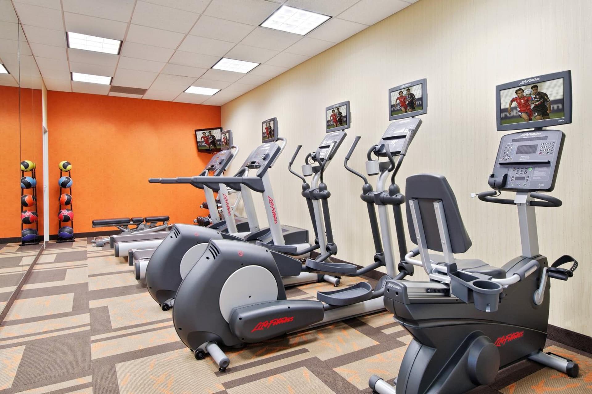 Courtyard by Marriott Little Rock Downtown interior in Little Rock, AR — gallery photo 2