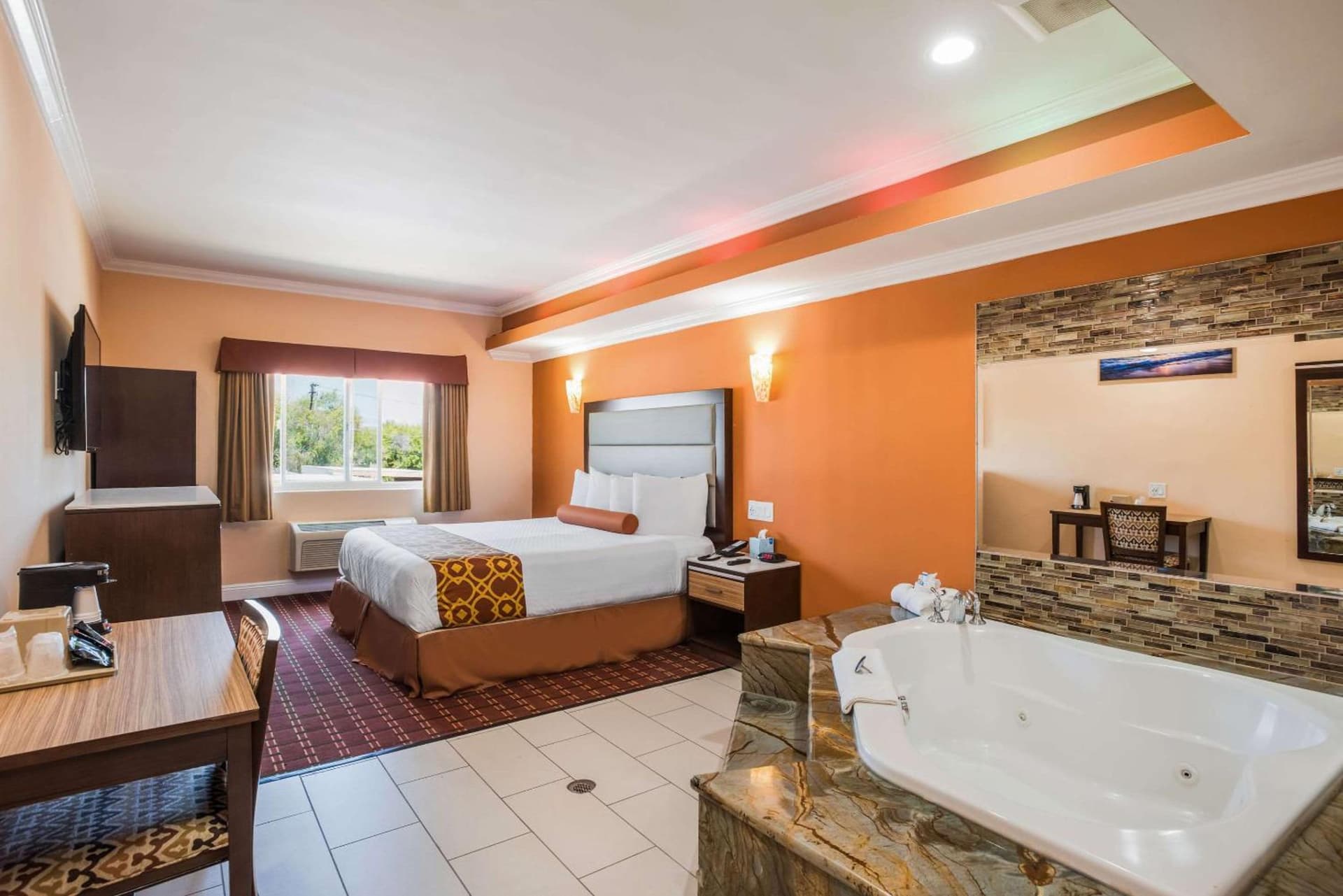 Rodeway Inn & Suites Pasadena gallery photo in Pasadena, CA — image 100