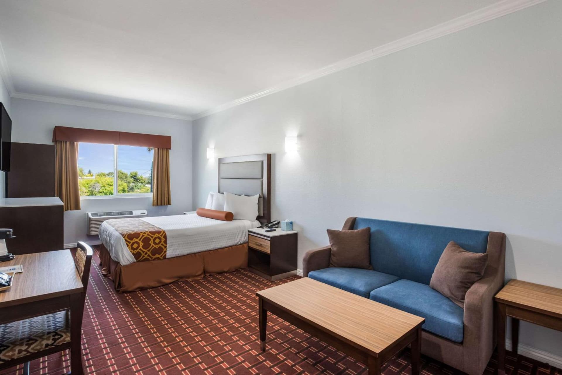 Rodeway Inn & Suites Pasadena gallery photo in Pasadena, CA — image 125