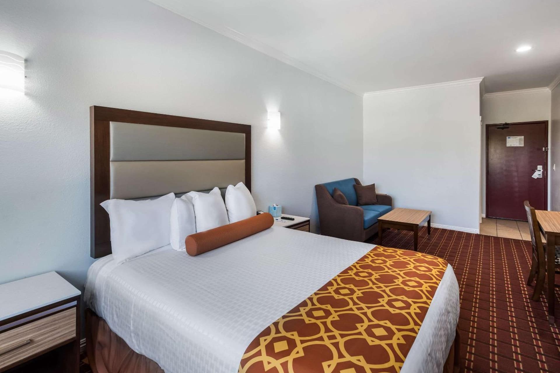 Rodeway Inn & Suites Pasadena gallery photo in Pasadena, CA — image 69