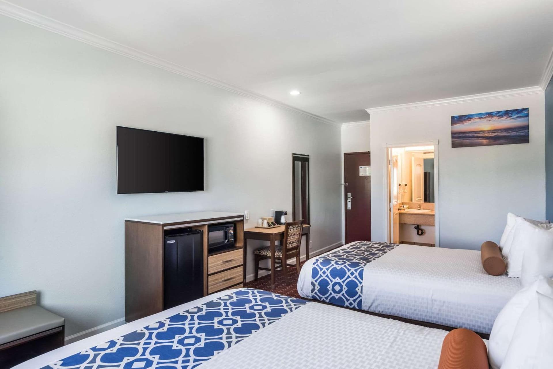Rodeway Inn & Suites Pasadena gallery photo in Pasadena, CA — image 26