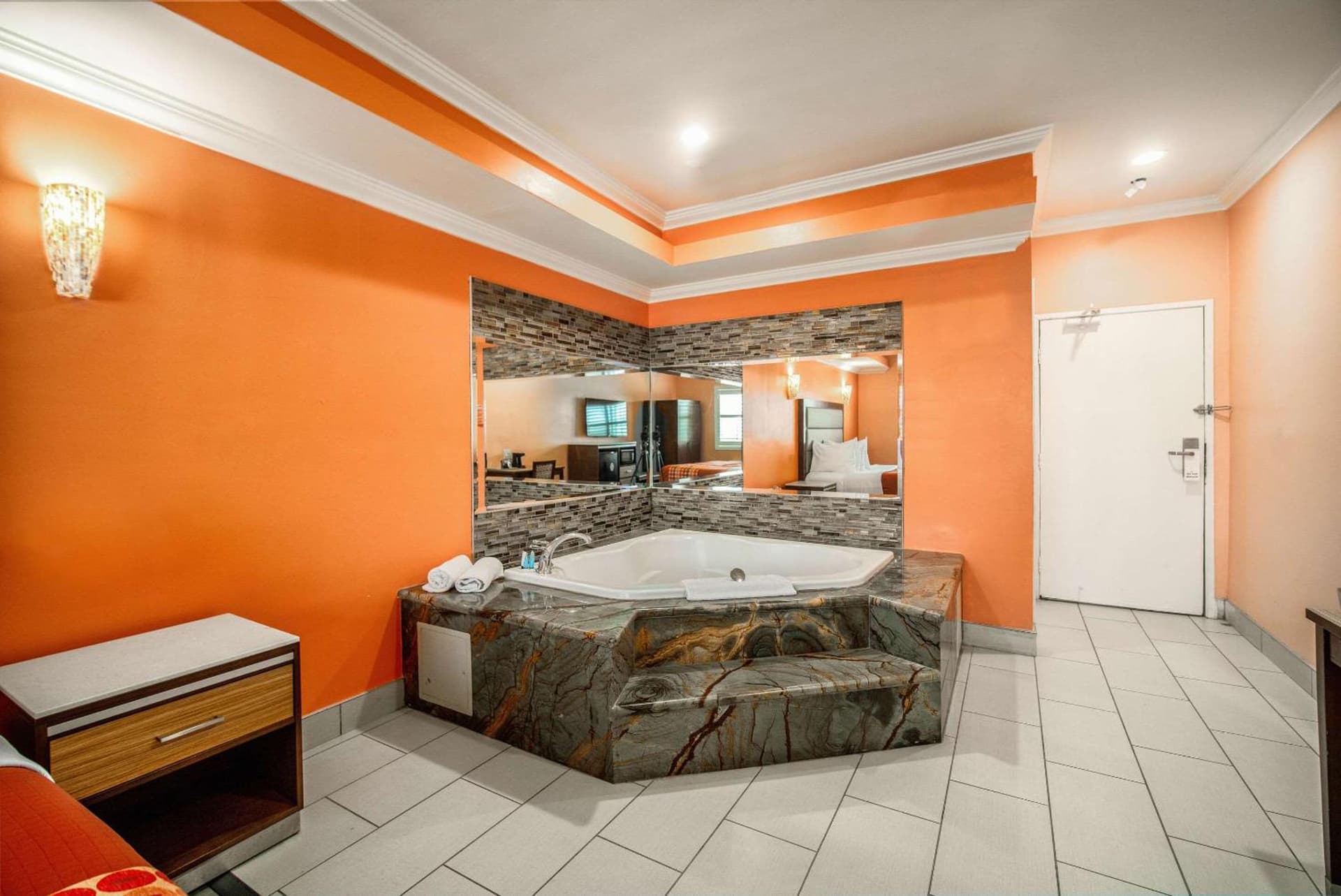 Rodeway Inn & Suites Pasadena gallery photo in Pasadena, CA — image 77