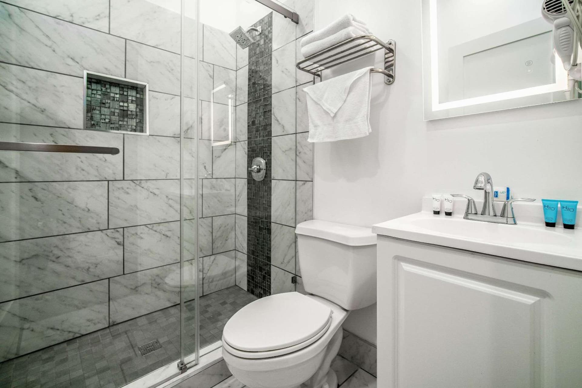 Rodeway Inn & Suites Pasadena gallery photo in Pasadena, CA — image 83