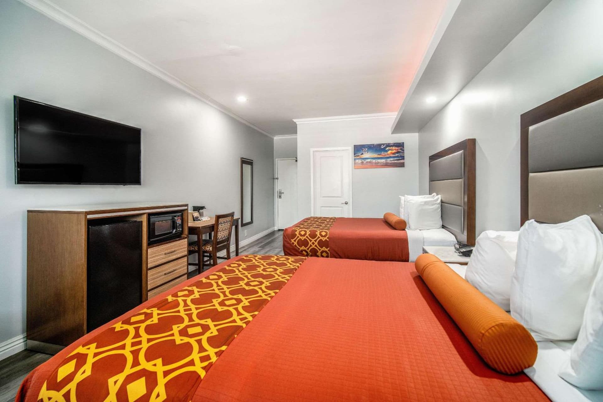 Rodeway Inn & Suites Pasadena gallery photo in Pasadena, CA — image 41