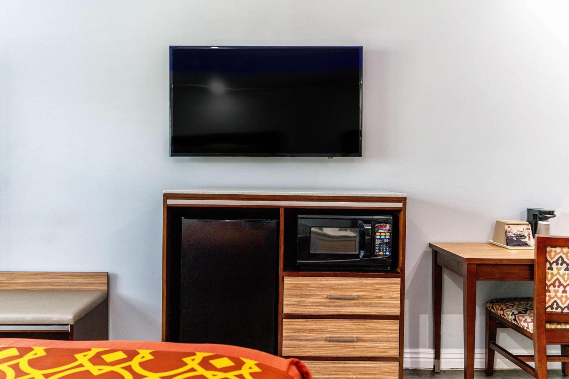 Rodeway Inn & Suites Pasadena gallery photo in Pasadena, CA — image 81