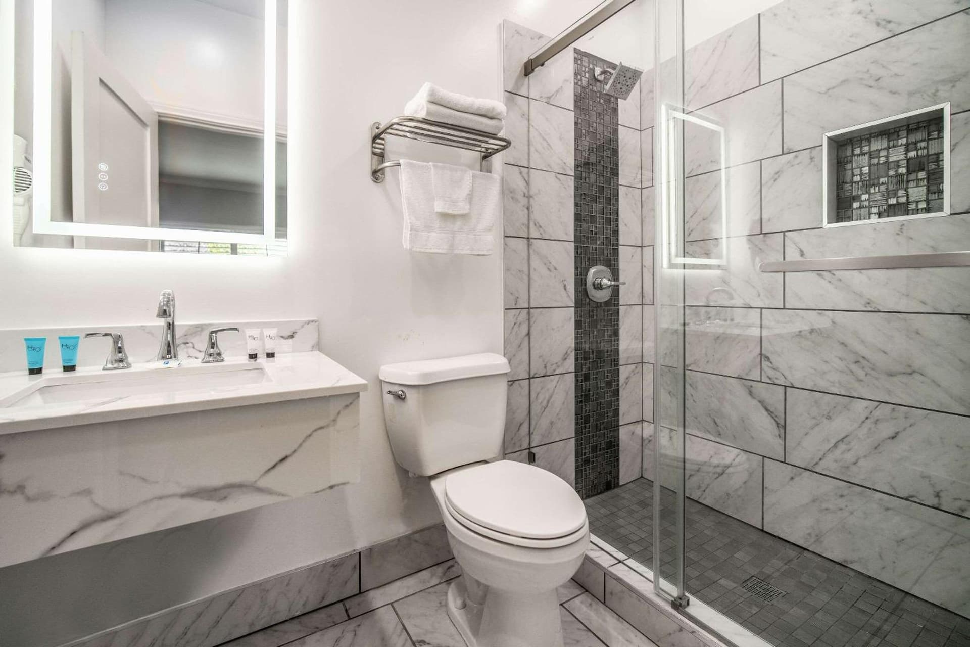 Rodeway Inn & Suites Pasadena gallery photo in Pasadena, CA — image 79