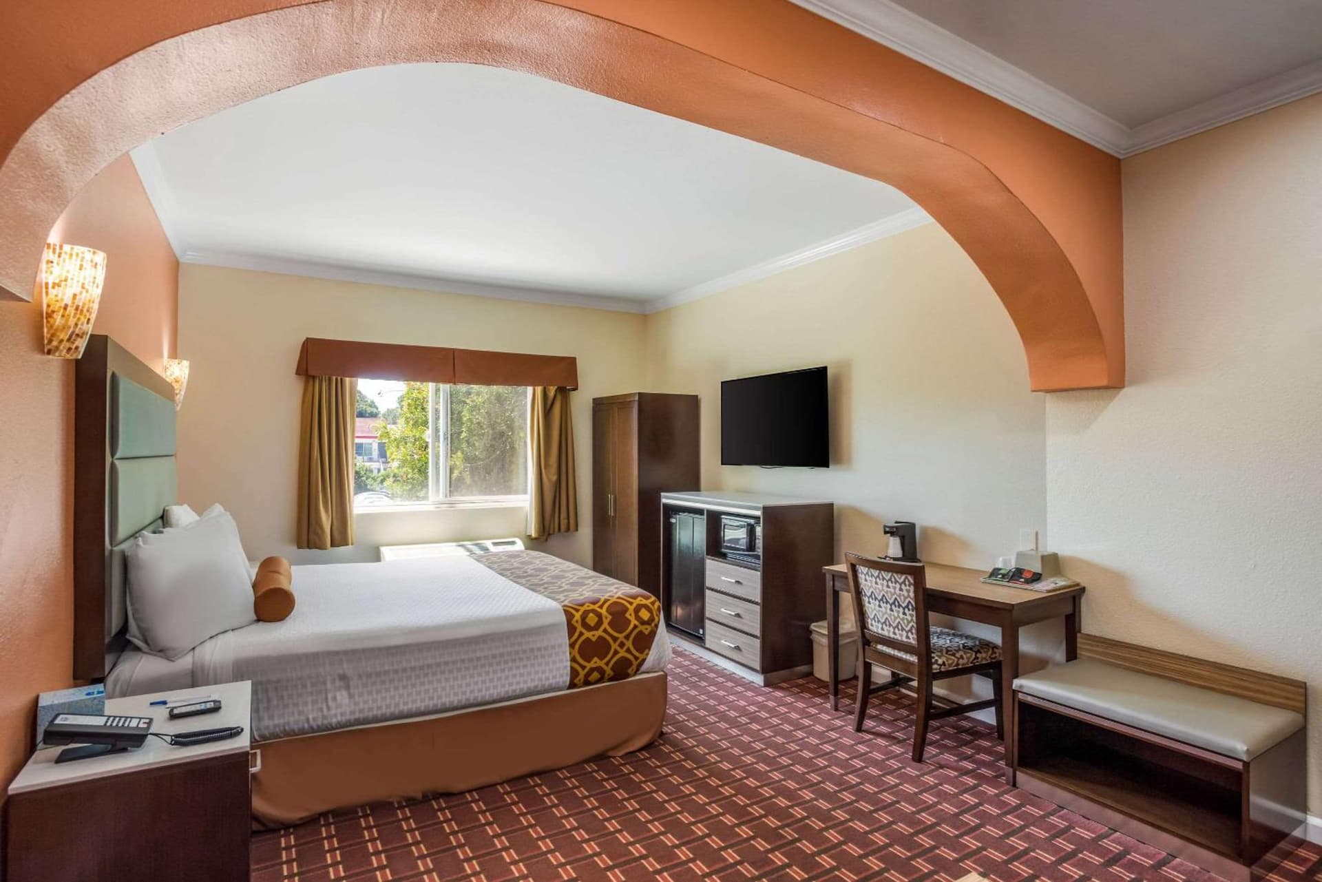 Rodeway Inn & Suites Pasadena gallery photo in Pasadena, CA — image 108