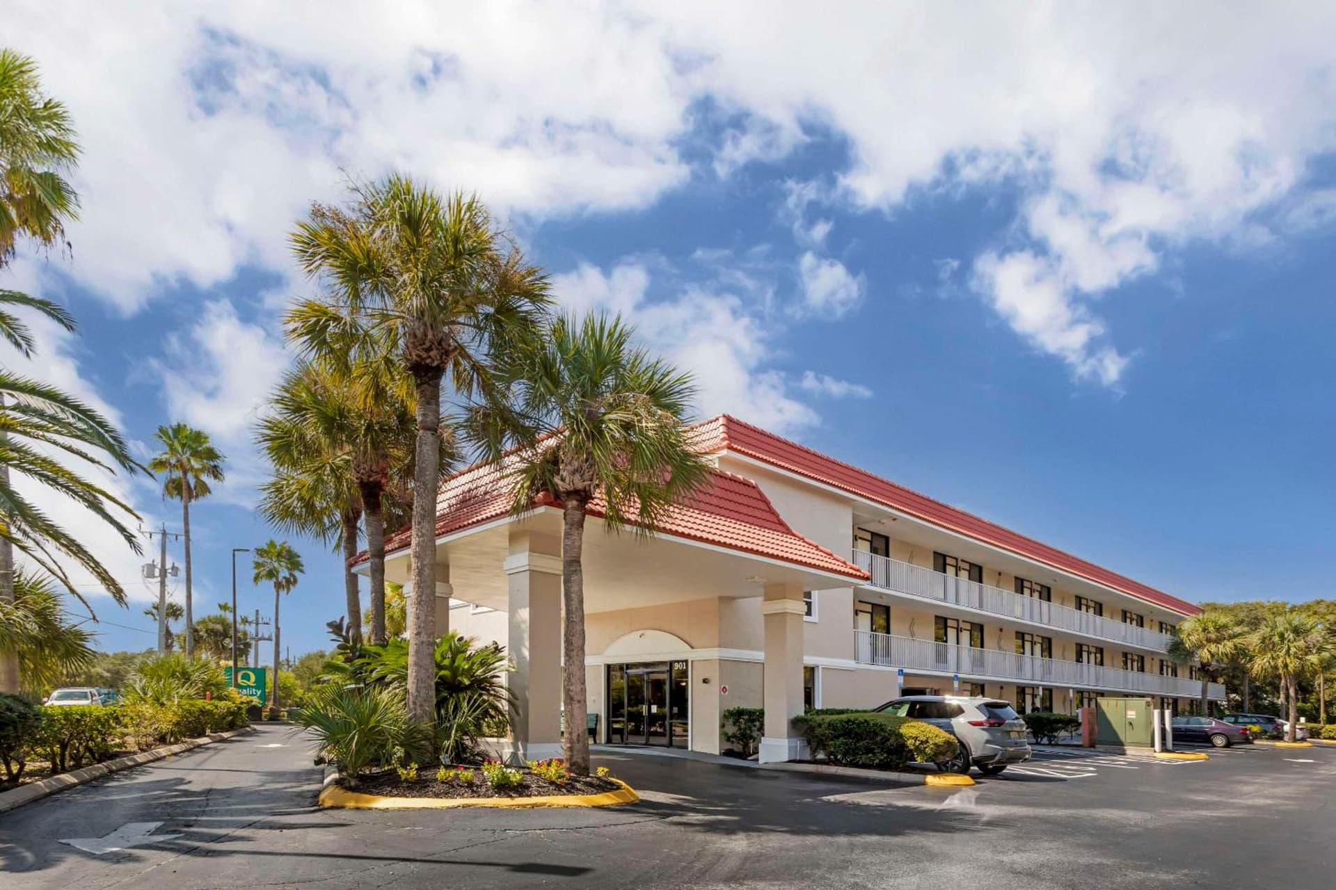 Quality Inn & Suites St Augustine Beach Area interior in Saint Augustine Beach, FL — gallery photo 2