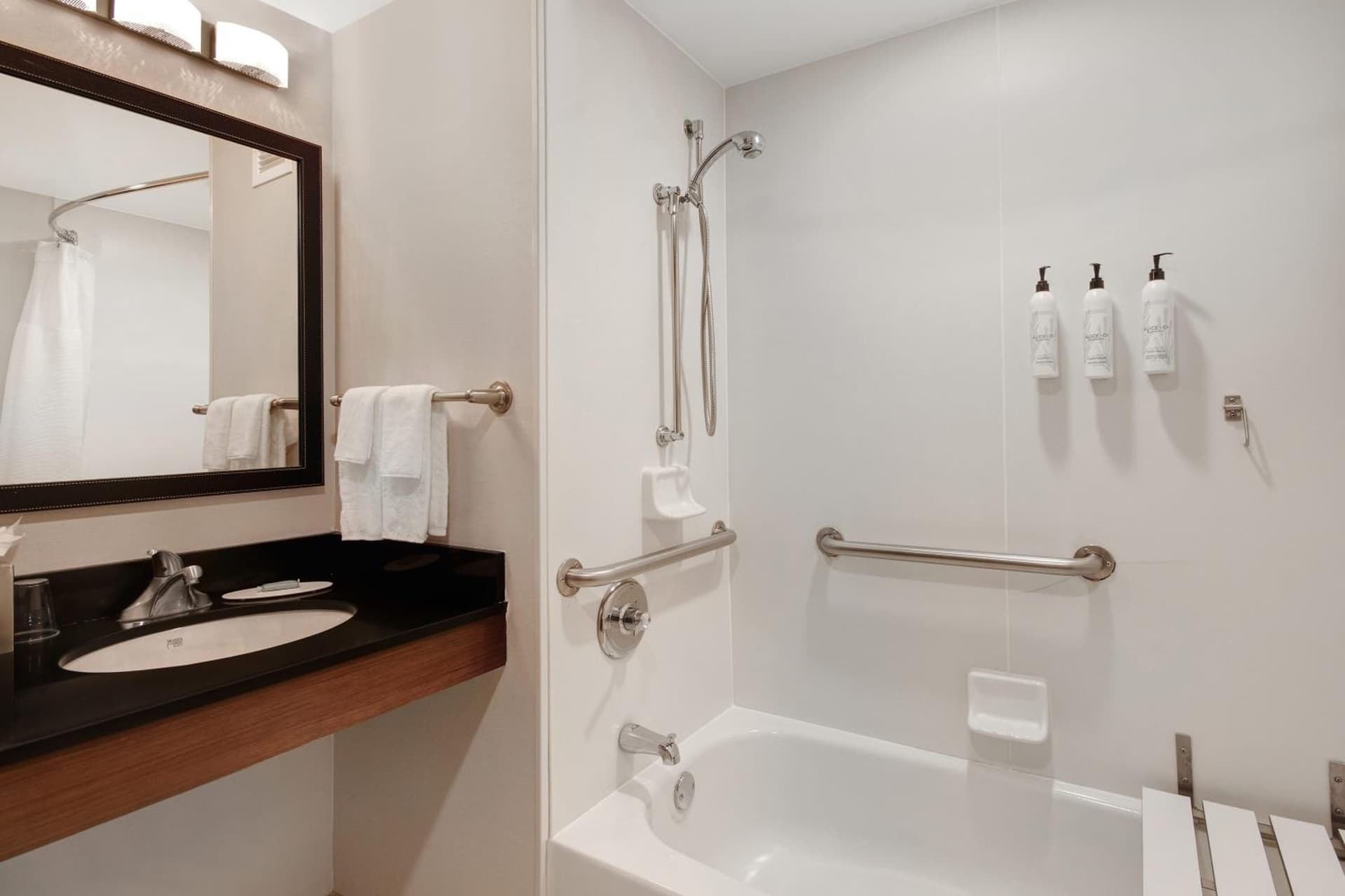 Fairfield Inn and Suites by Marriott Rochester West/Greece gallery photo in Rochester, NY — image 63