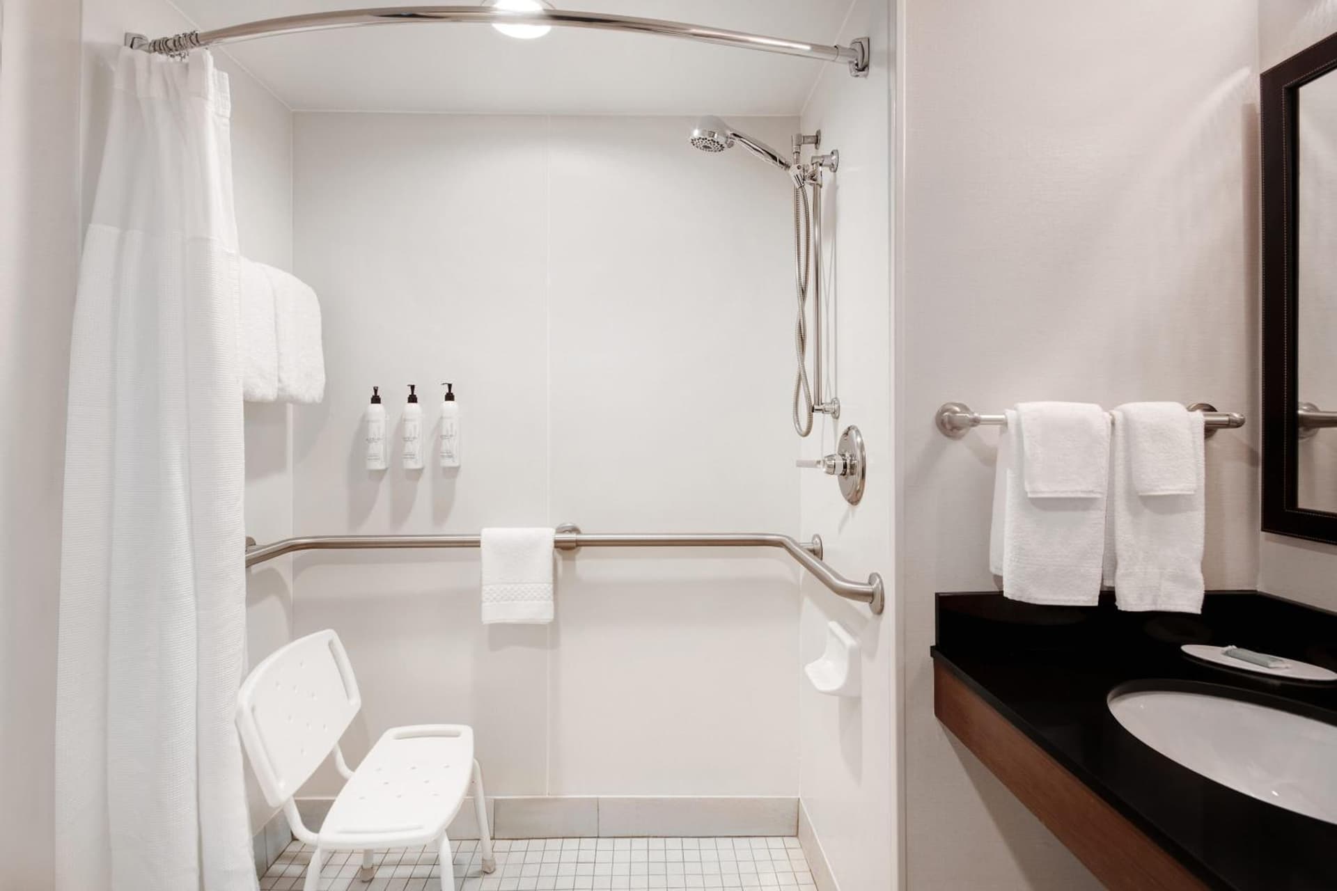 Fairfield Inn and Suites by Marriott Rochester West/Greece gallery photo in Rochester, NY — image 12