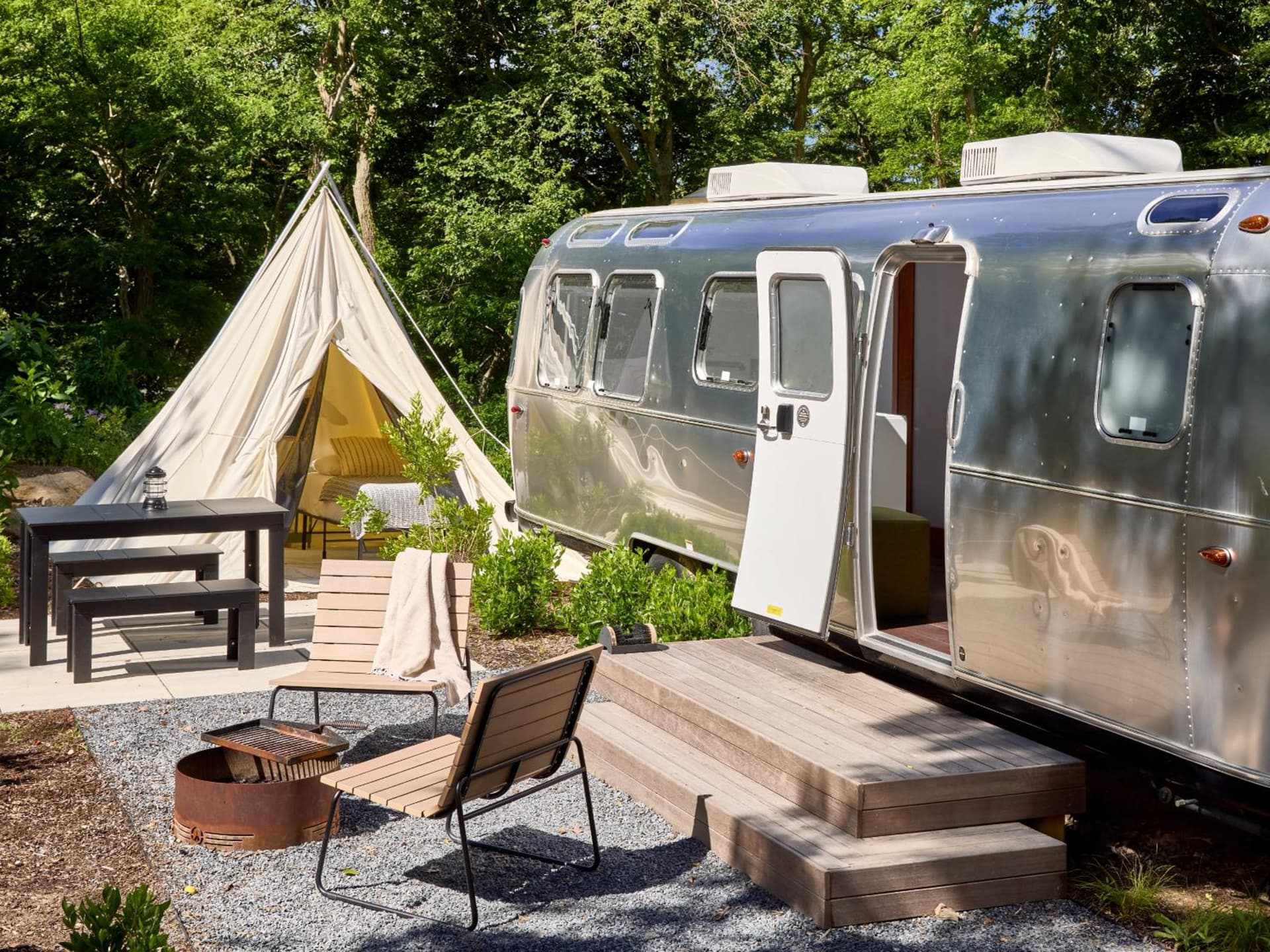 AutoCamp Yosemite interior in Midpines, CA — gallery photo 2