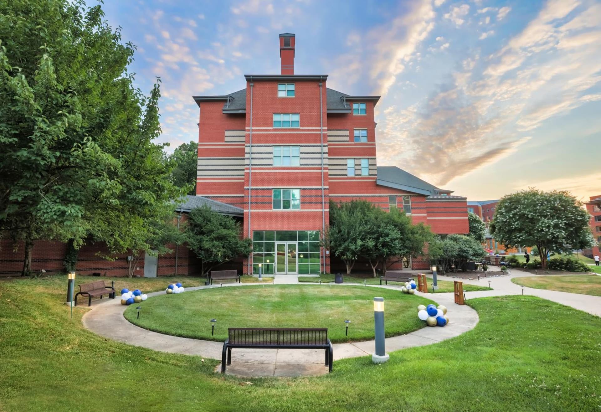 Kellogg Conference Hotel Capitol Hill at Gallaudet University interior in Washington, DC — gallery photo 2
