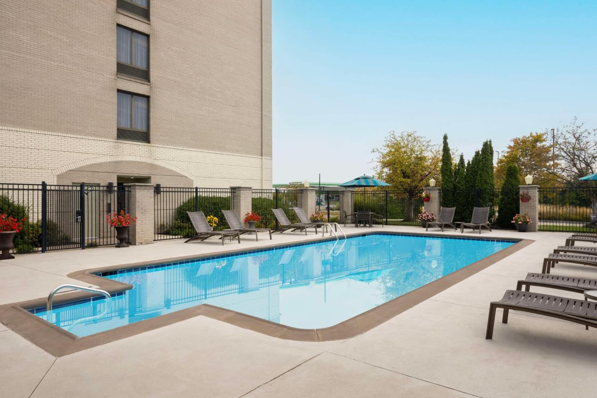 Hyatt Place Indianapolis Airport interior in Indianapolis, IN — gallery photo 2