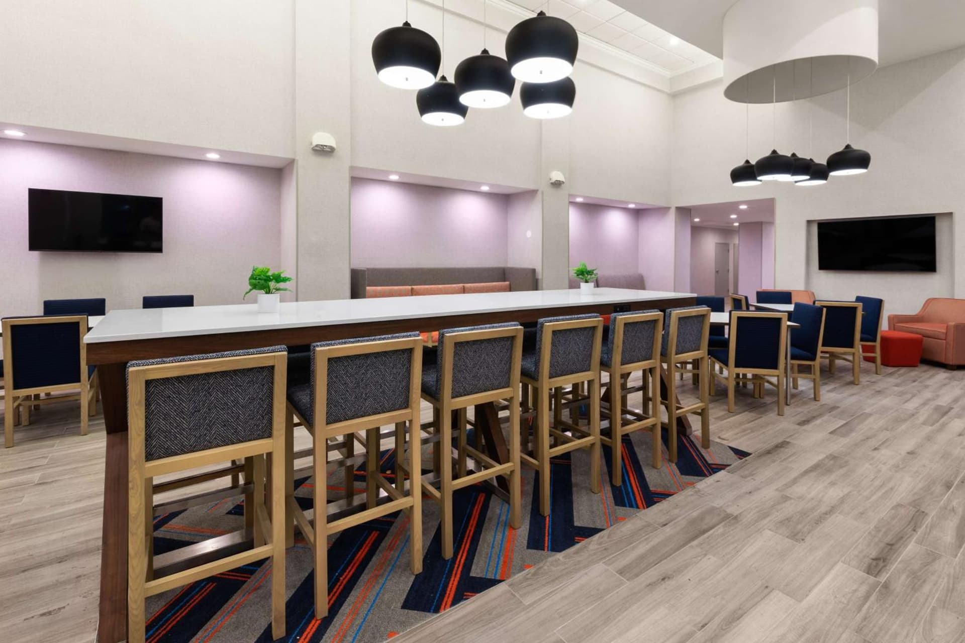 Hampton Inn & Suites Saginaw gallery photo in Saginaw, MI — image 24