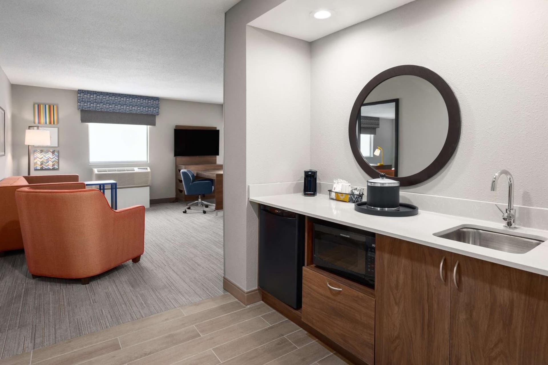 Hampton Inn & Suites Saginaw gallery photo in Saginaw, MI — image 39