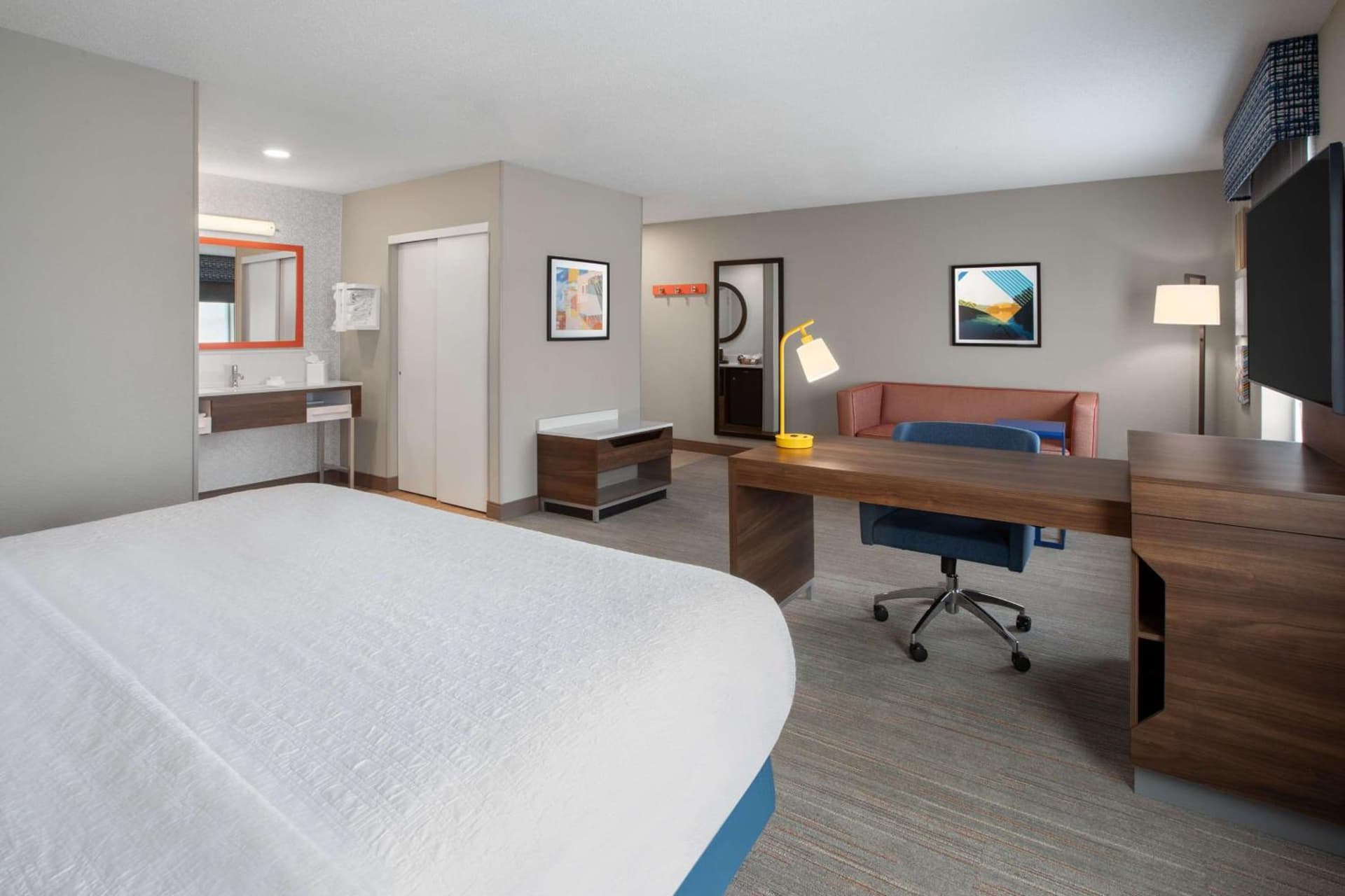 Hampton Inn & Suites Saginaw gallery photo in Saginaw, MI — image 8