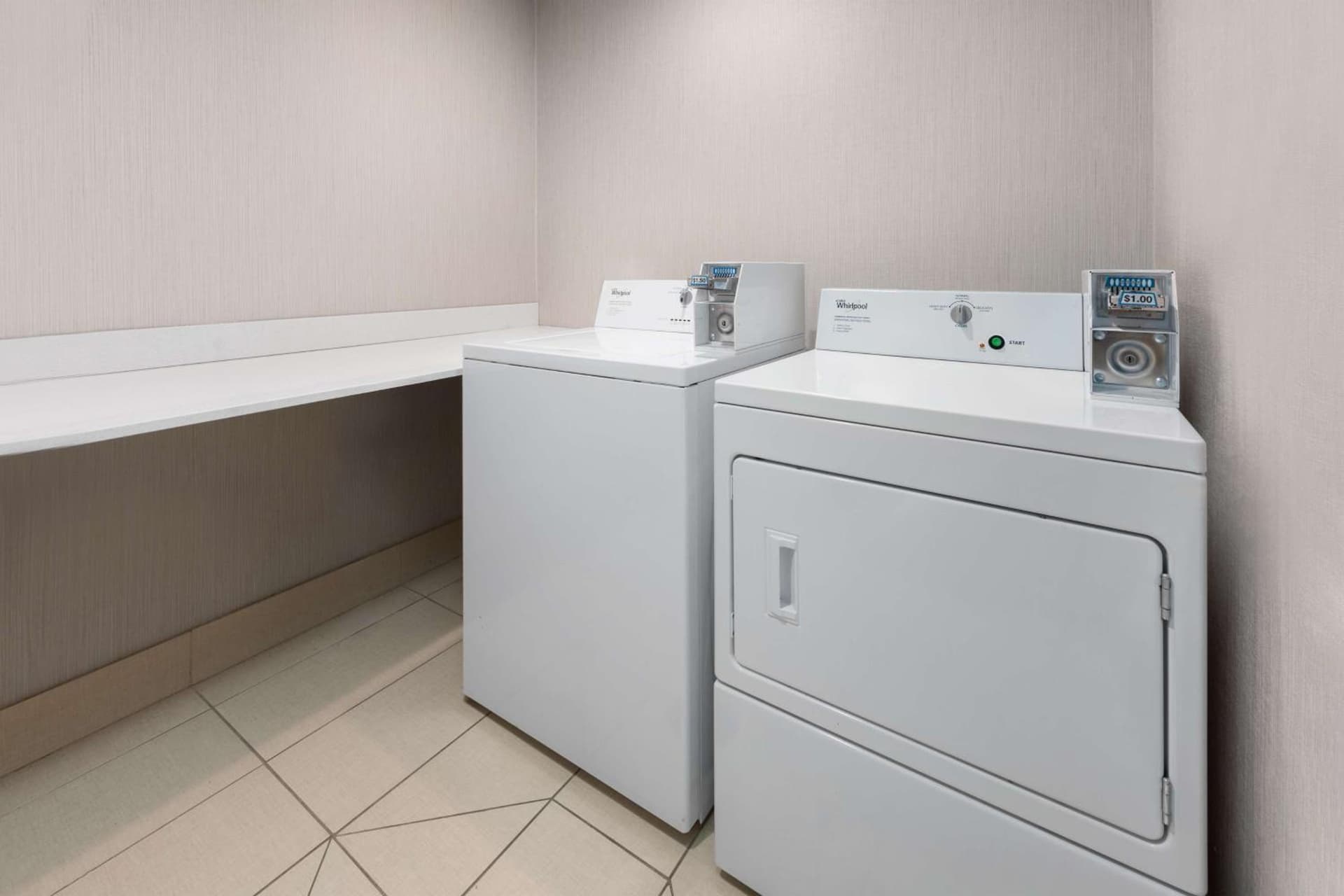 Hampton Inn & Suites Saginaw gallery photo in Saginaw, MI — image 42