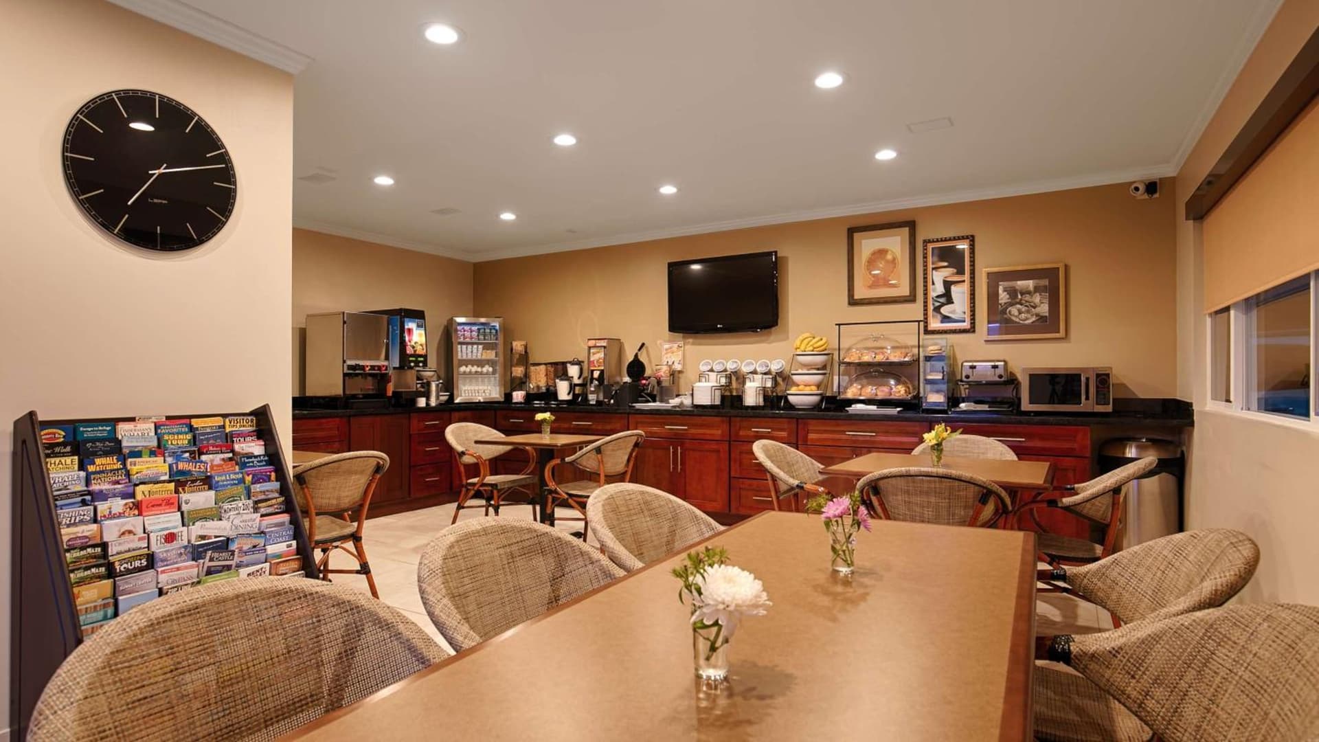 Best Western The Inn & Suites Pacific Grove property views in Pacific Grove, CA — gallery photo 3