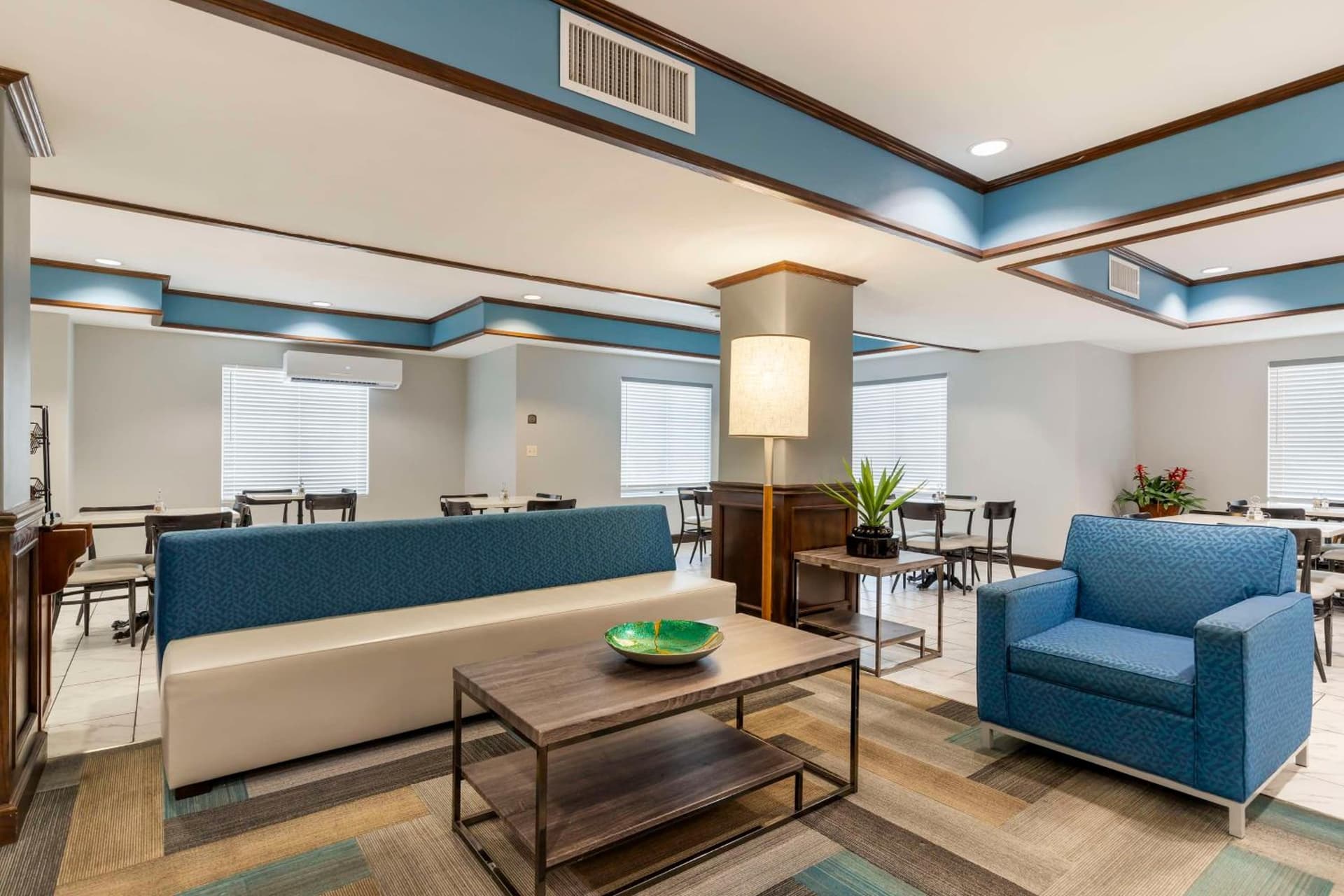 Best Western Medical Center North Inn & Suites Near Six Flags gallery photo in San Antonio, TX — image 31