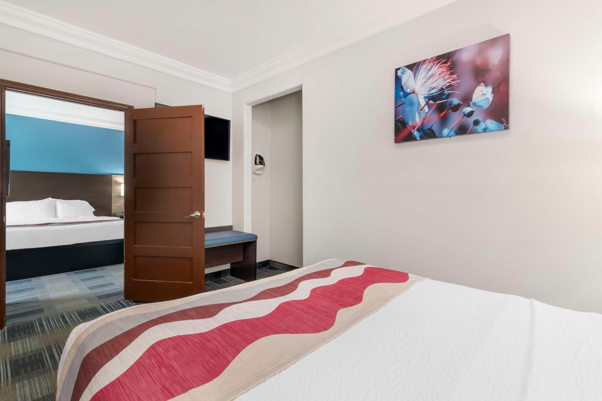 Best Western Medical Center North Inn & Suites Near Six Flags gallery photo in San Antonio, TX — image 50