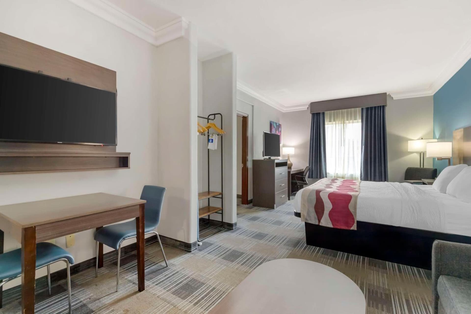 Best Western Medical Center North Inn & Suites Near Six Flags gallery photo in San Antonio, TX — image 43