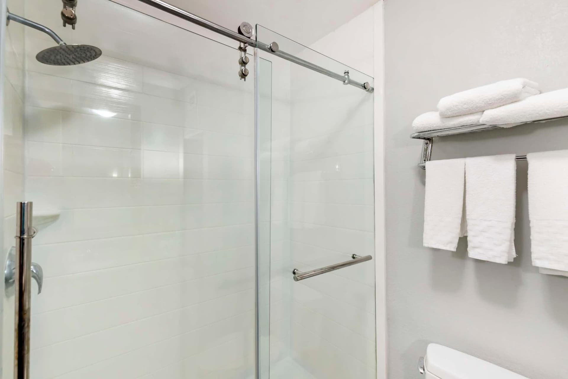 Best Western Medical Center North Inn & Suites Near Six Flags gallery photo in San Antonio, TX — image 29