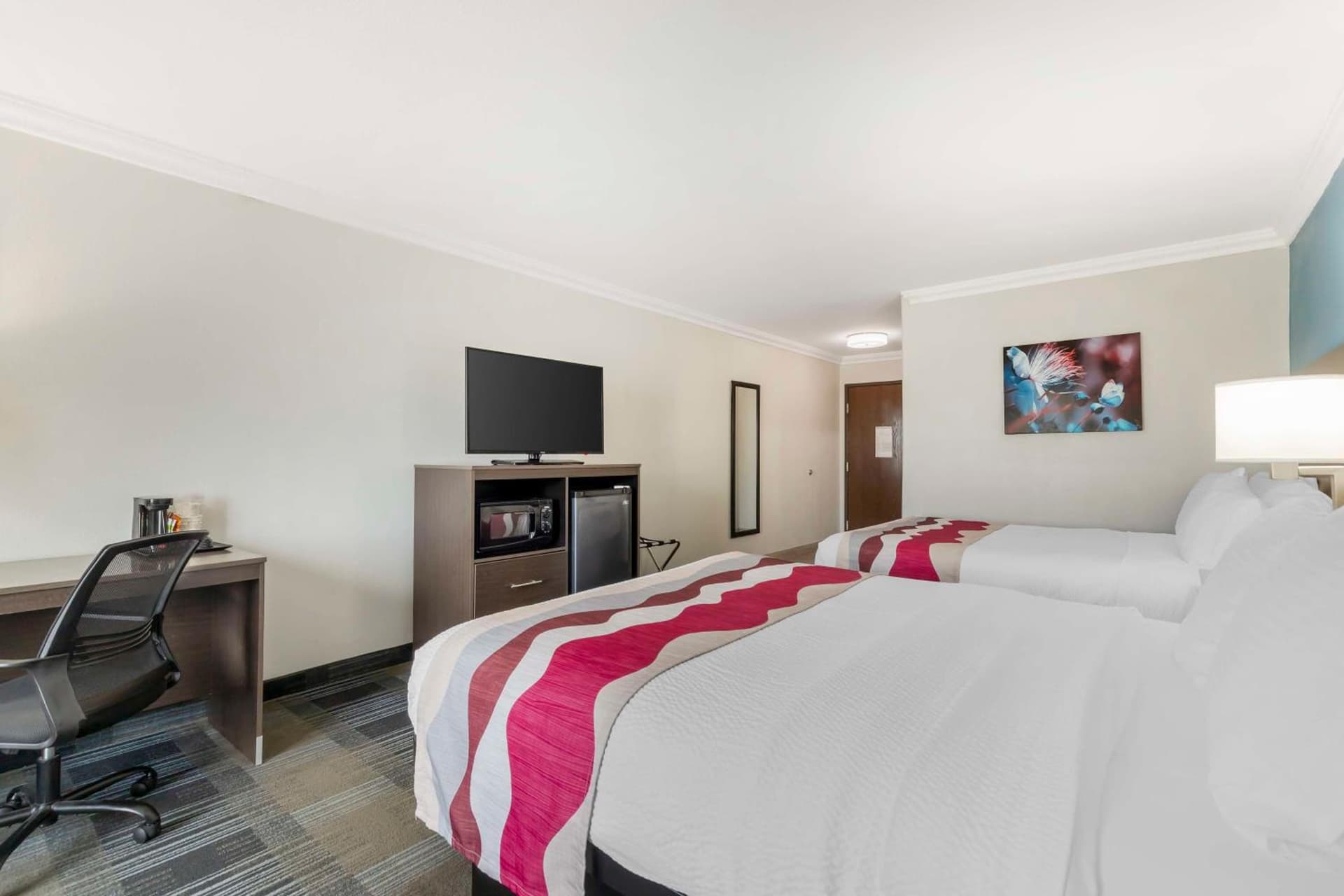Best Western Medical Center North Inn & Suites Near Six Flags interior in San Antonio, TX — gallery photo 2
