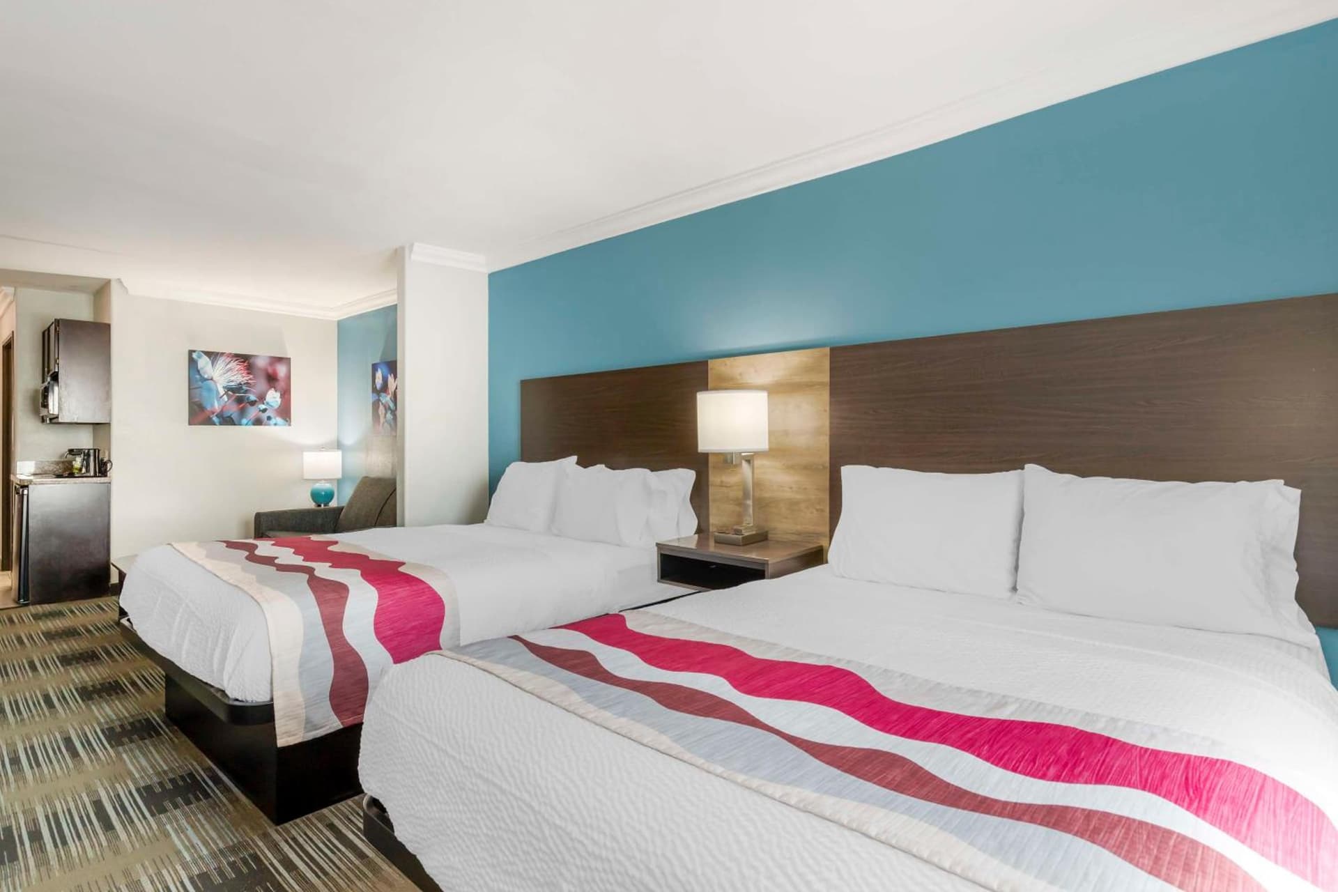 Best Western Medical Center North Inn & Suites Near Six Flags gallery photo in San Antonio, TX — image 18