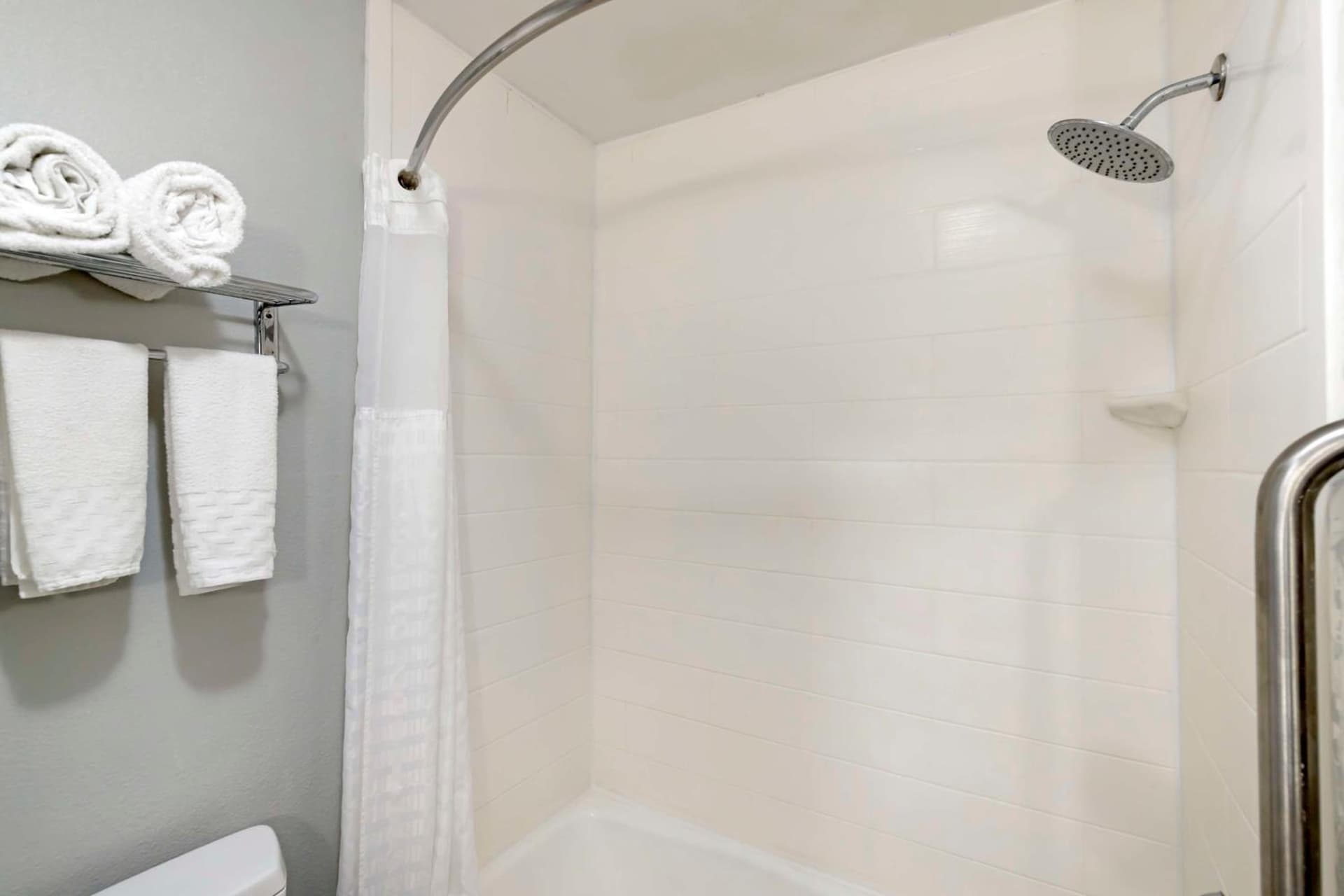 Best Western Medical Center North Inn & Suites Near Six Flags gallery photo in San Antonio, TX — image 42