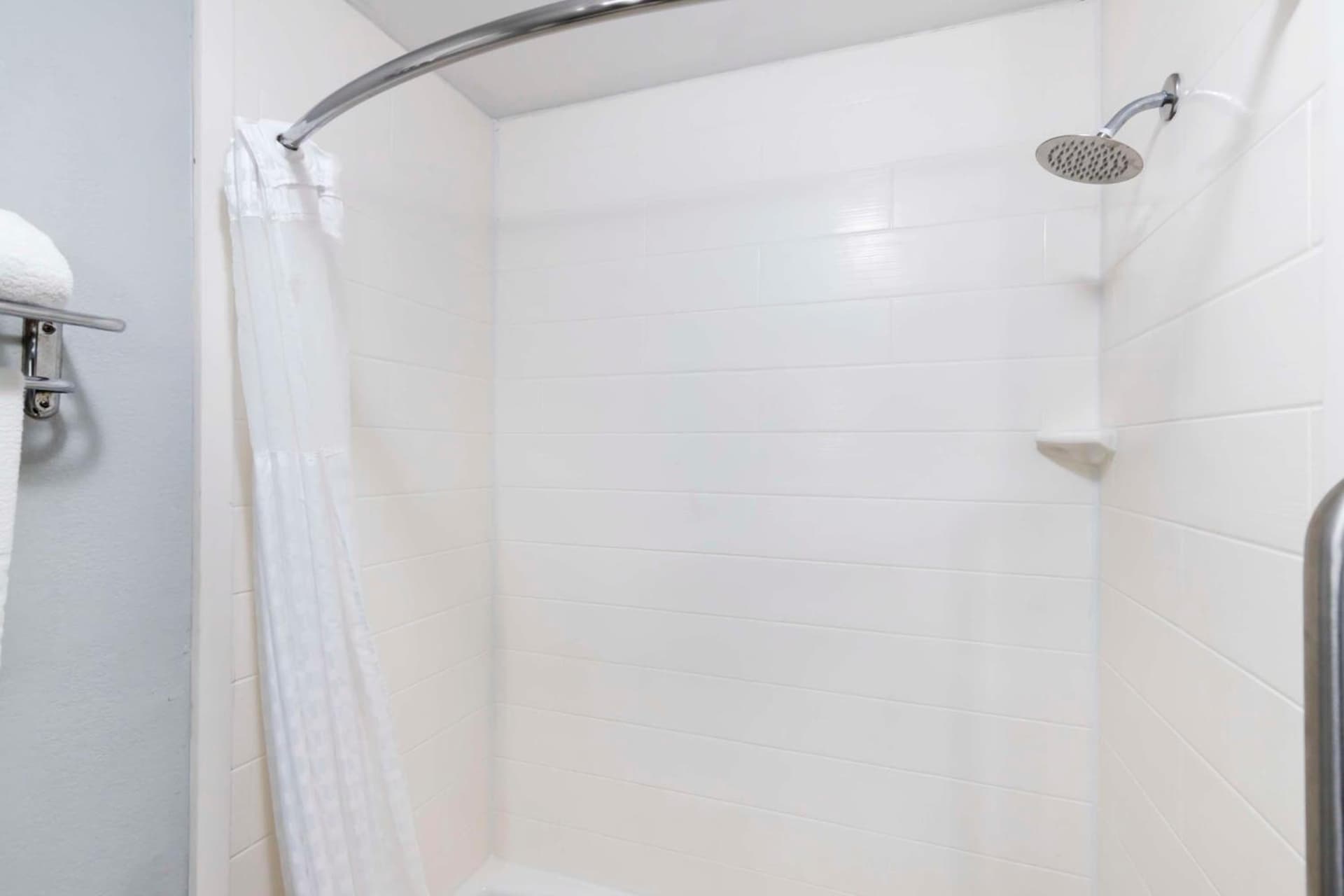 Best Western Medical Center North Inn & Suites Near Six Flags gallery photo in San Antonio, TX — image 11