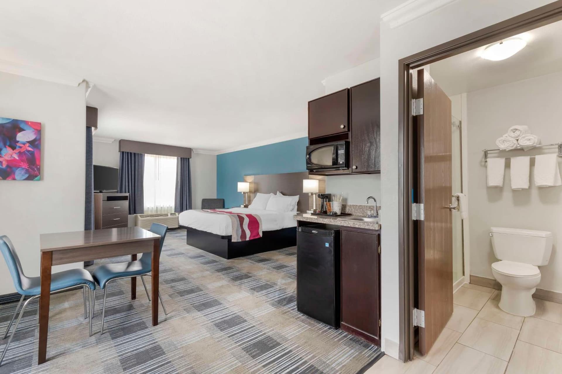 Best Western Medical Center North Inn & Suites Near Six Flags gallery photo in San Antonio, TX — image 22