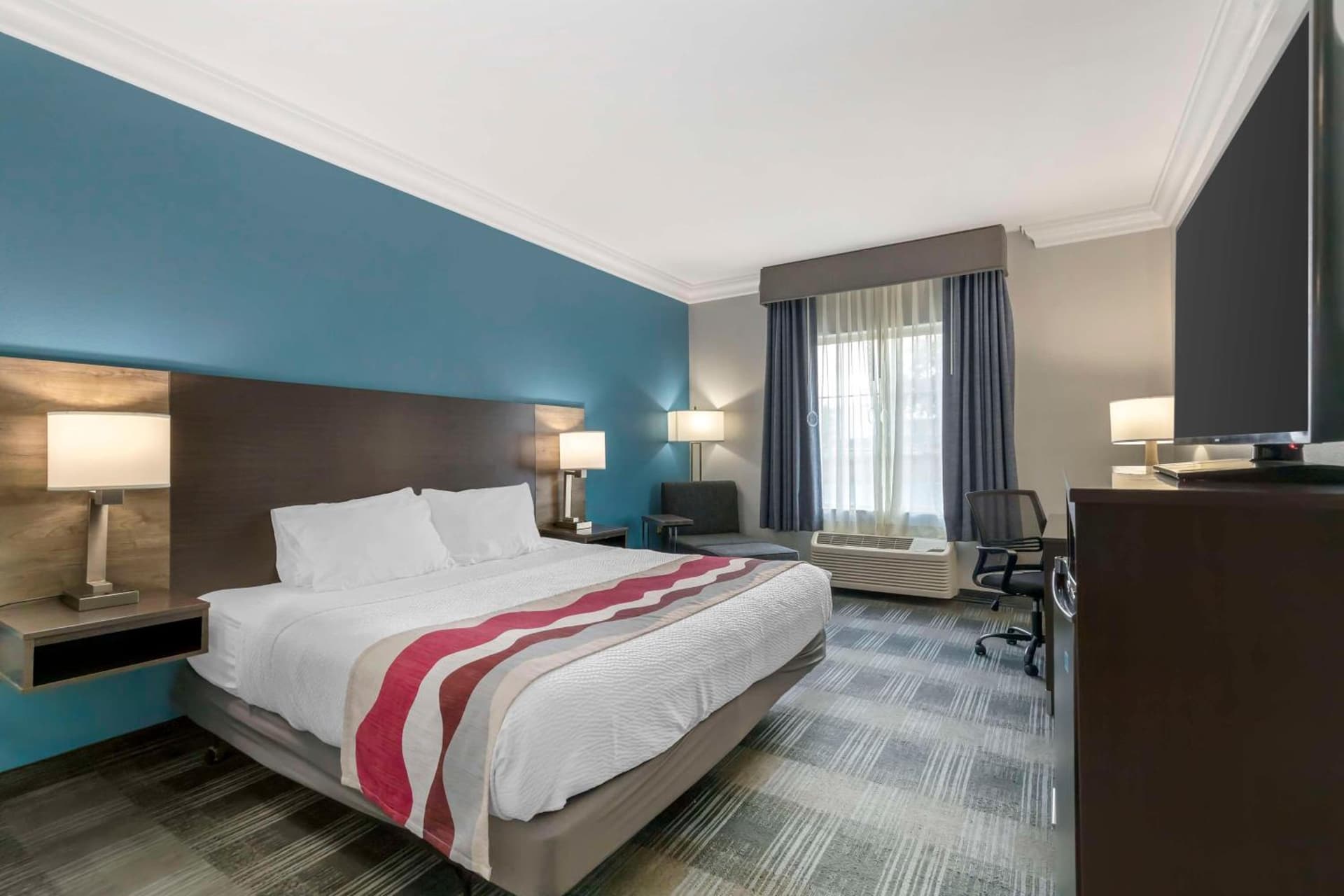 Best Western Medical Center North Inn & Suites Near Six Flags gallery photo in San Antonio, TX — image 8