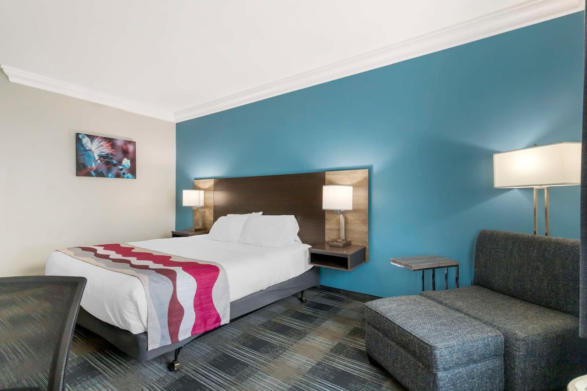 Best Western Medical Center North Inn & Suites Near Six Flags gallery photo in San Antonio, TX — image 4