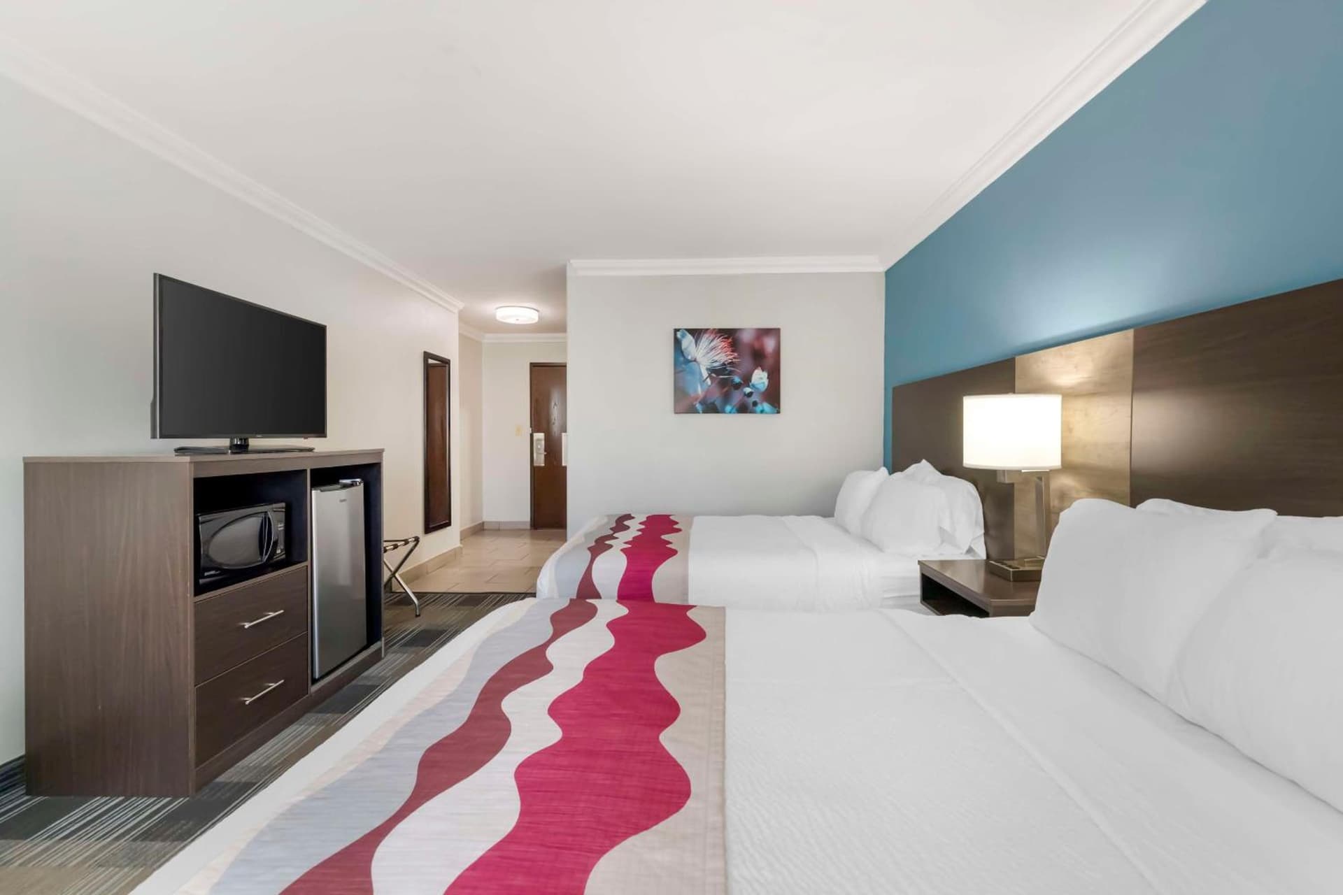 Best Western Medical Center North Inn & Suites Near Six Flags gallery photo in San Antonio, TX — image 26