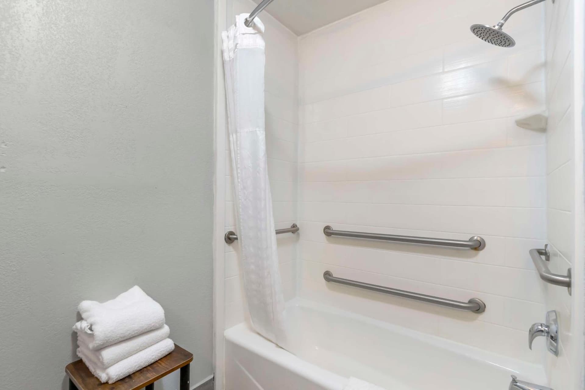 Best Western Medical Center North Inn & Suites Near Six Flags gallery photo in San Antonio, TX — image 41