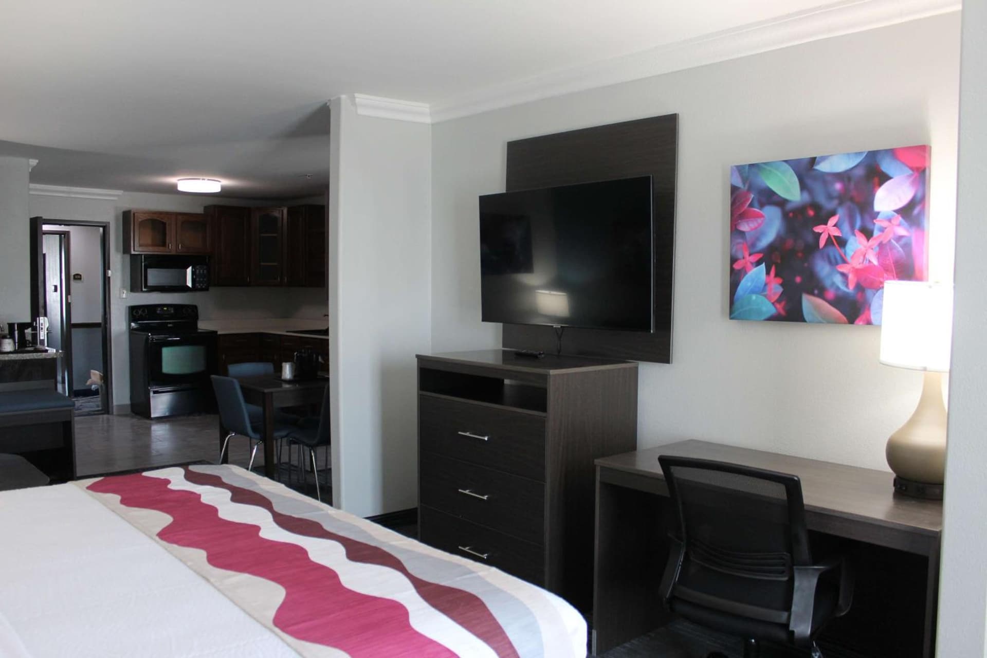 Best Western Medical Center North Inn & Suites Near Six Flags gallery photo in San Antonio, TX — image 10
