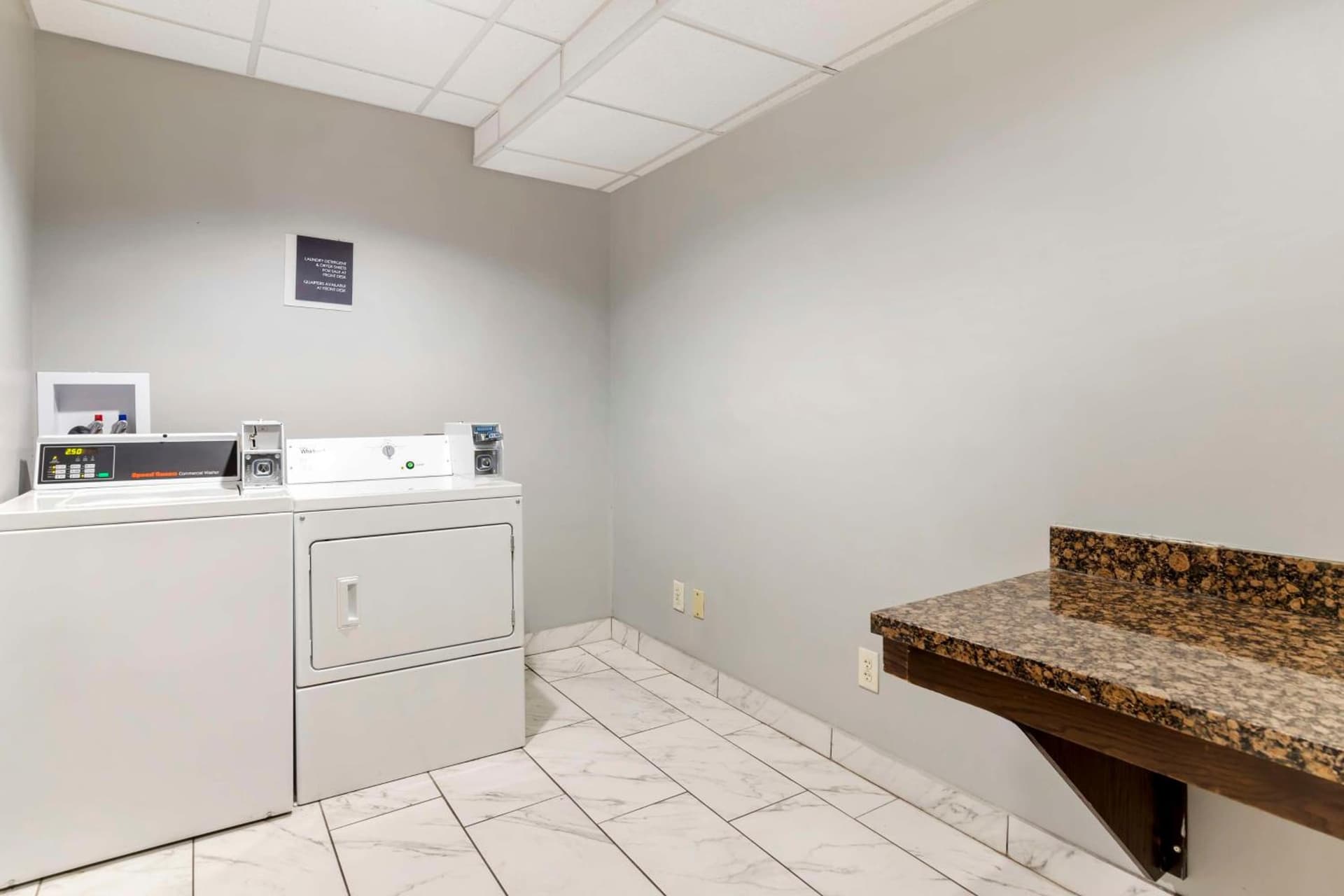 Best Western Medical Center North Inn & Suites Near Six Flags gallery photo in San Antonio, TX — image 20