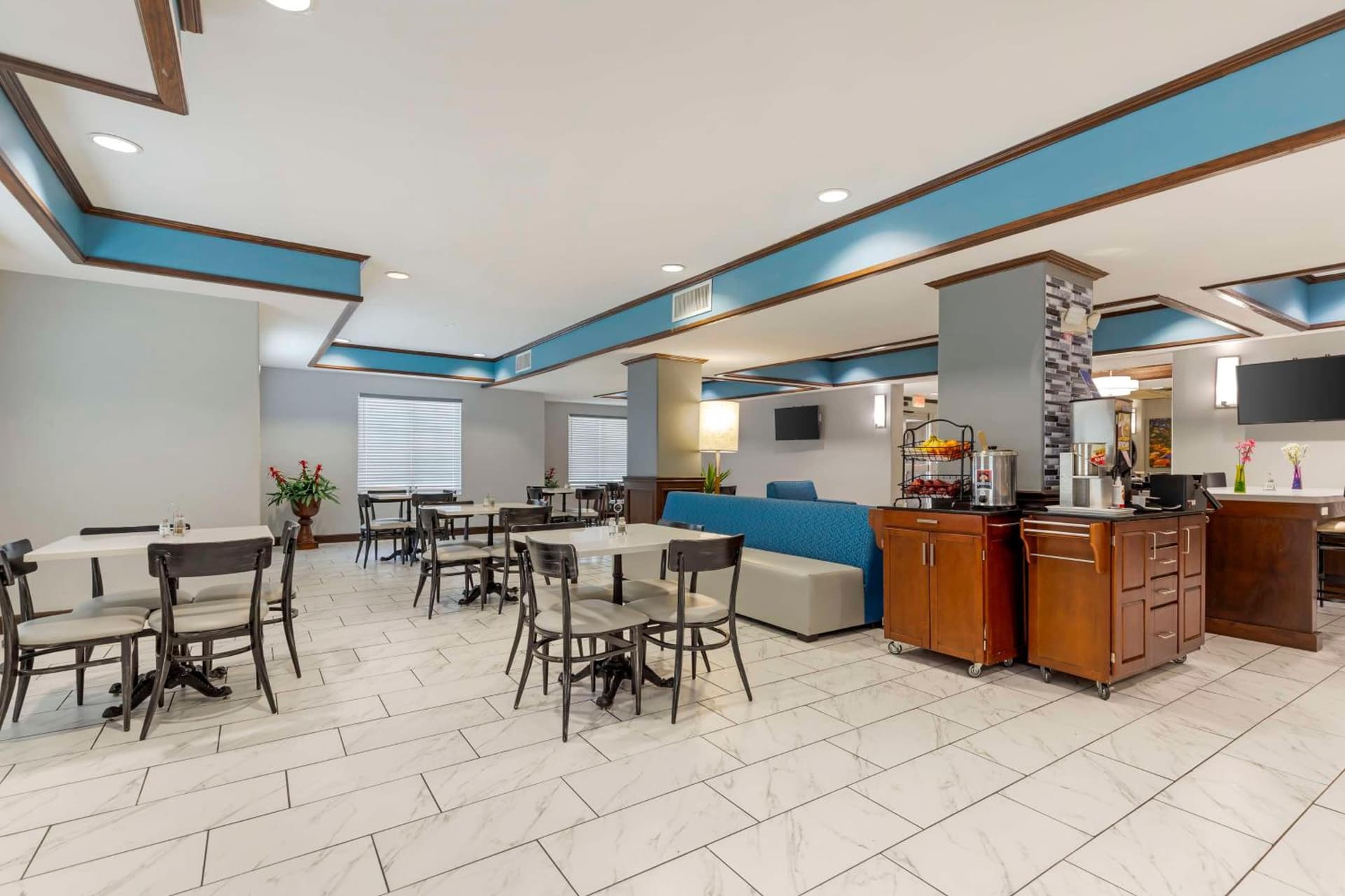 Best Western Medical Center North Inn & Suites Near Six Flags gallery photo in San Antonio, TX — image 35