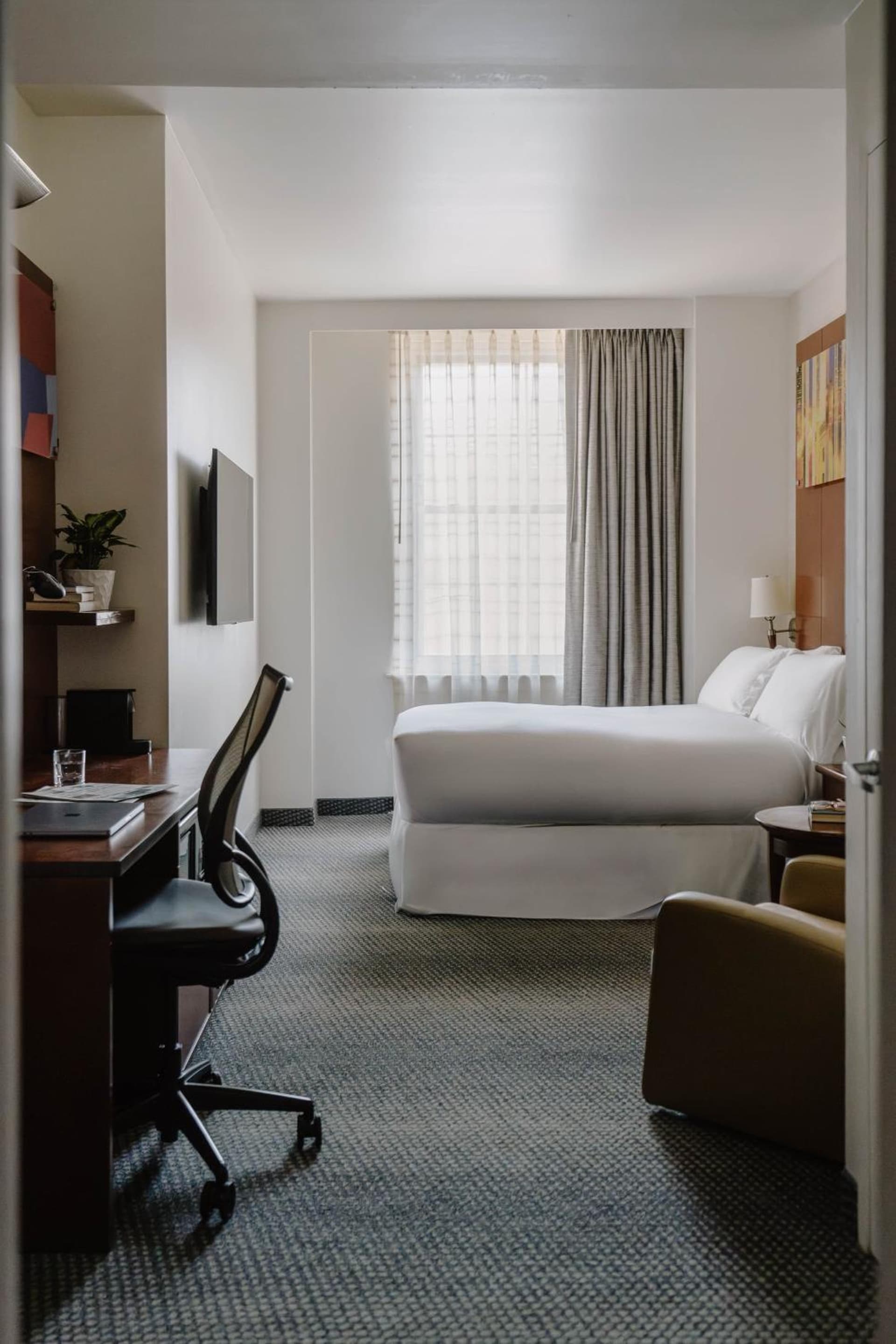 Club Quarters Hotel Rittenhouse Square, Philadelphia gallery photo in Philadelphia, PA — image 16