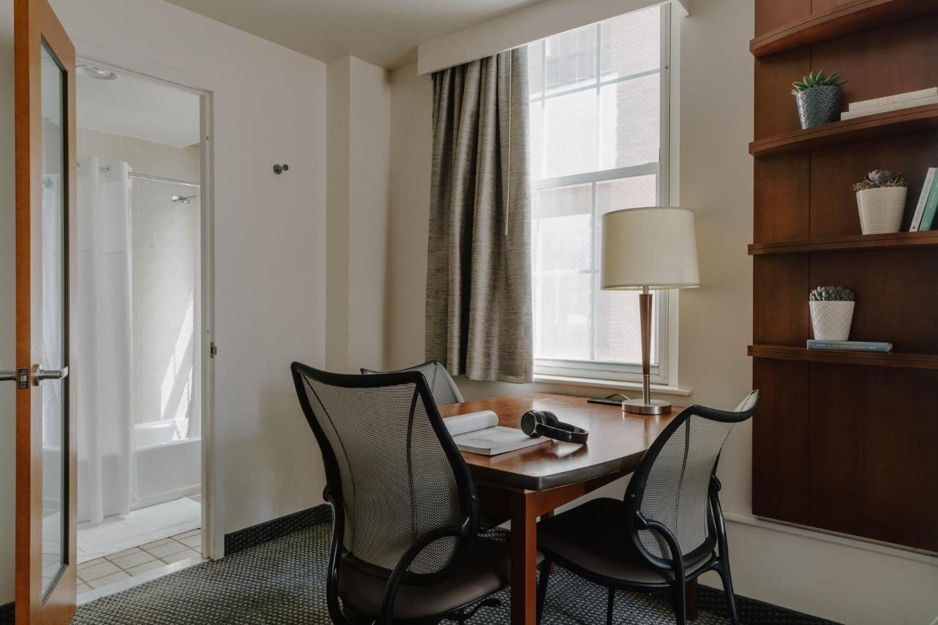 Club Quarters Hotel Rittenhouse Square, Philadelphia gallery photo in Philadelphia, PA — image 30