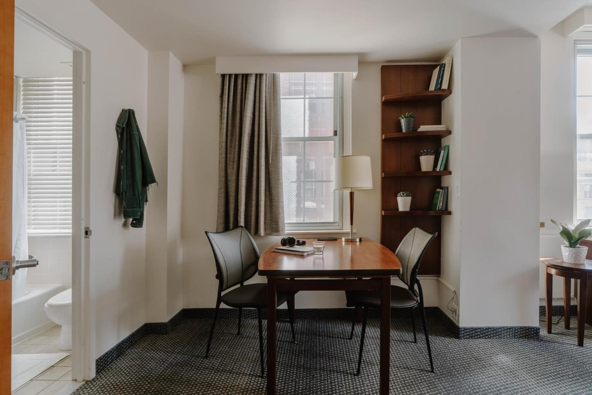 Club Quarters Hotel Rittenhouse Square, Philadelphia gallery photo in Philadelphia, PA — image 11