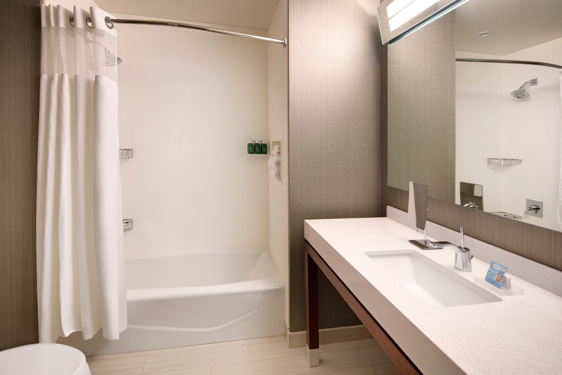 Courtyard by Marriott Atlanta Vinings/Galleria property views in Atlanta, GA — gallery photo 3