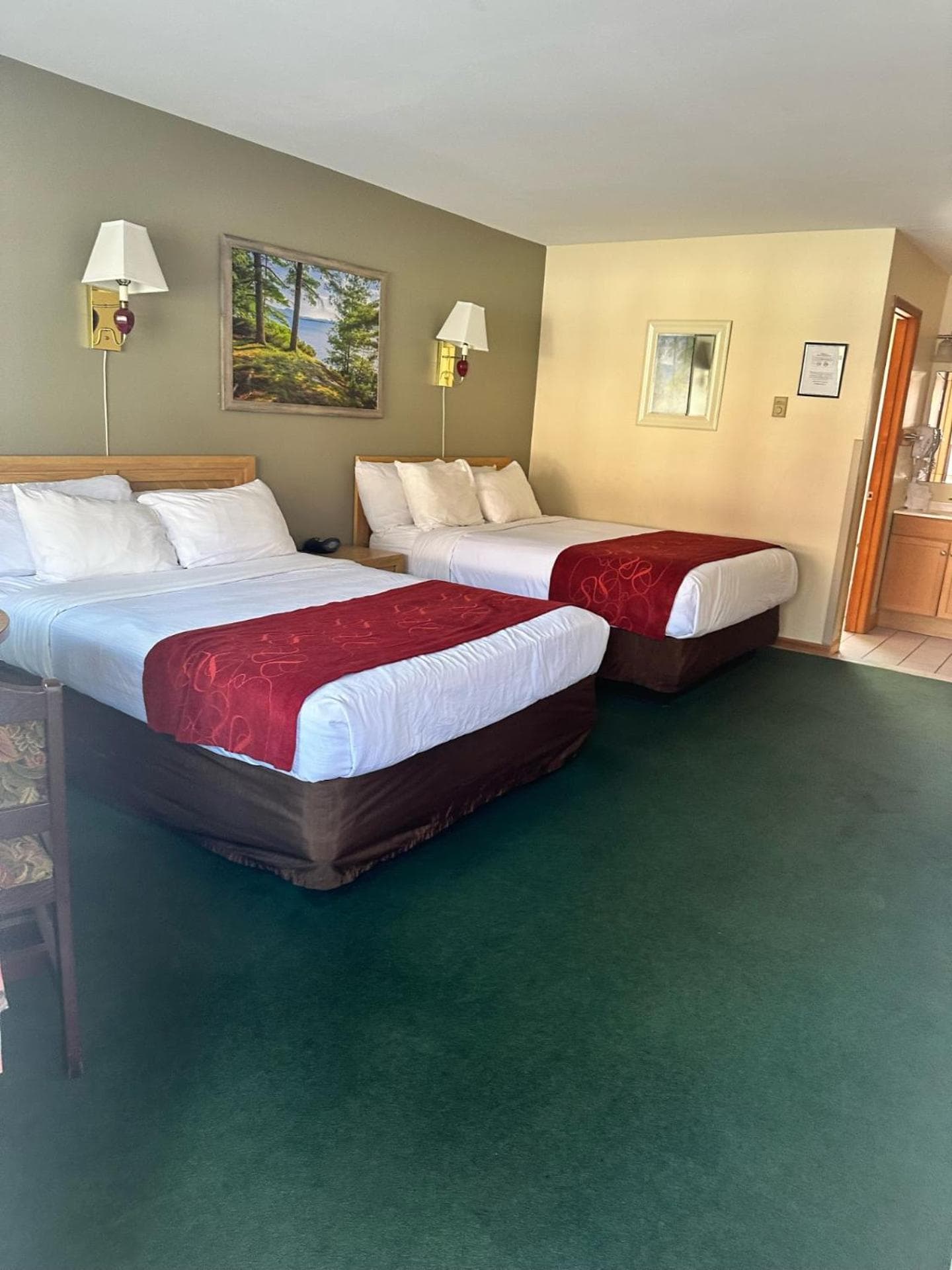 Motel 6 Lake George, NY Adirondacks interior in Lake George — gallery photo 2