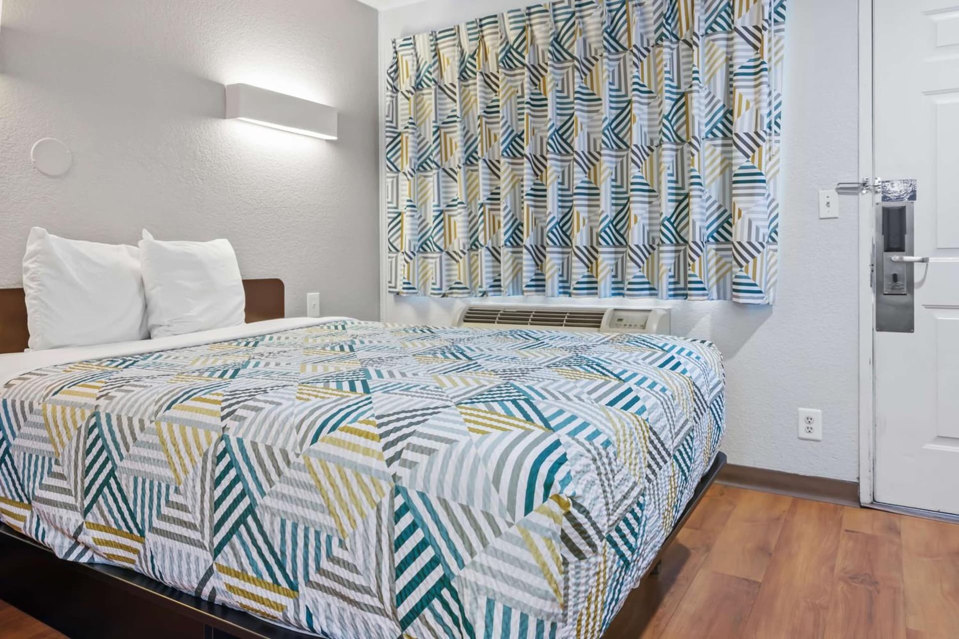 Motel 6-Ventura, CA - Beach gallery photo in Ventura, CA — image 23