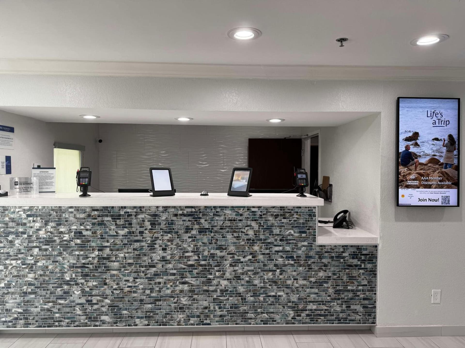 Best Western Plus Fenton interior in Fenton, MO — gallery photo 2