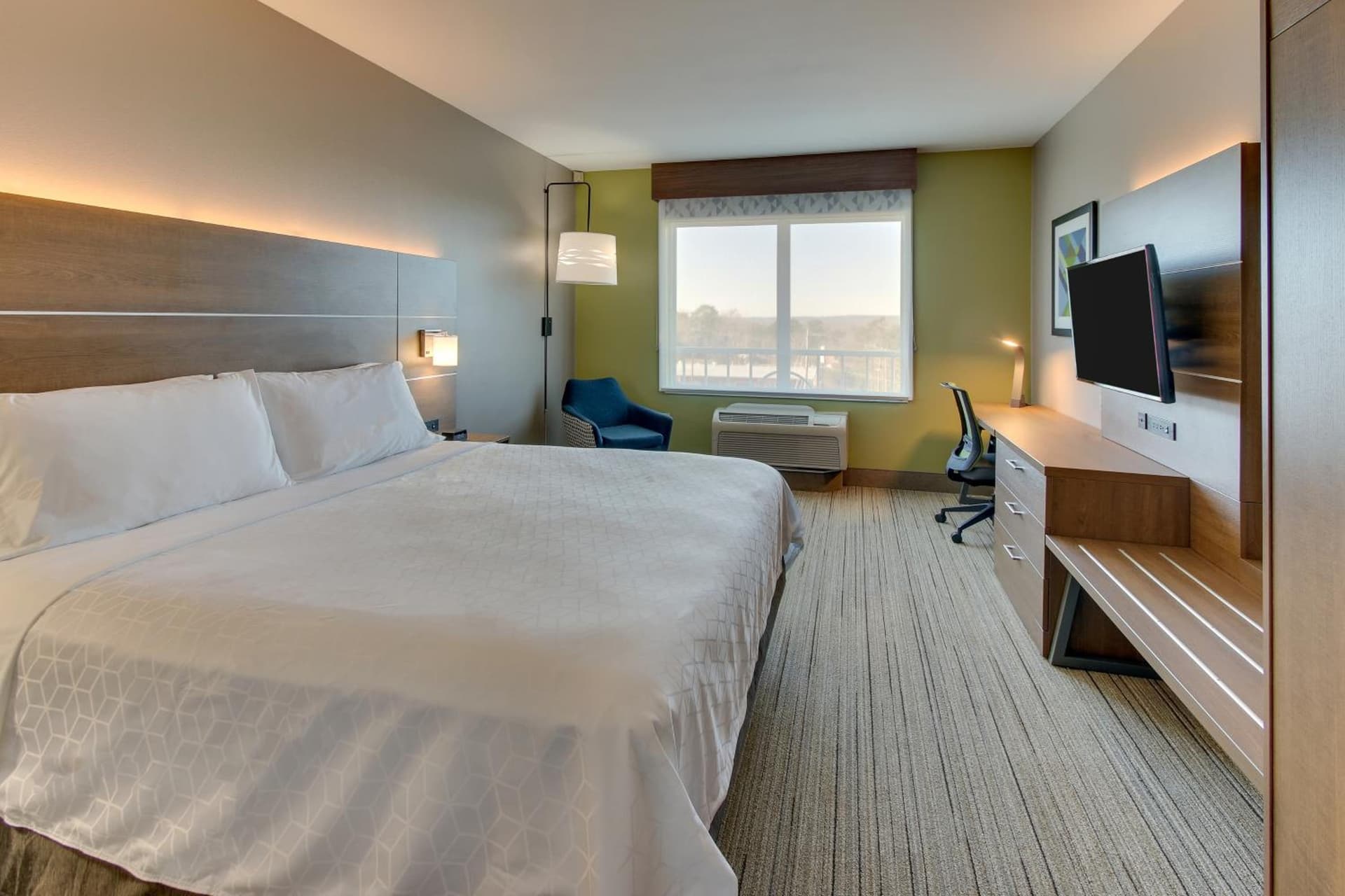 Holiday Inn Express & Suites Columbus - Ft Benning Maingate by IHG gallery photo in Columbus, GA — image 8