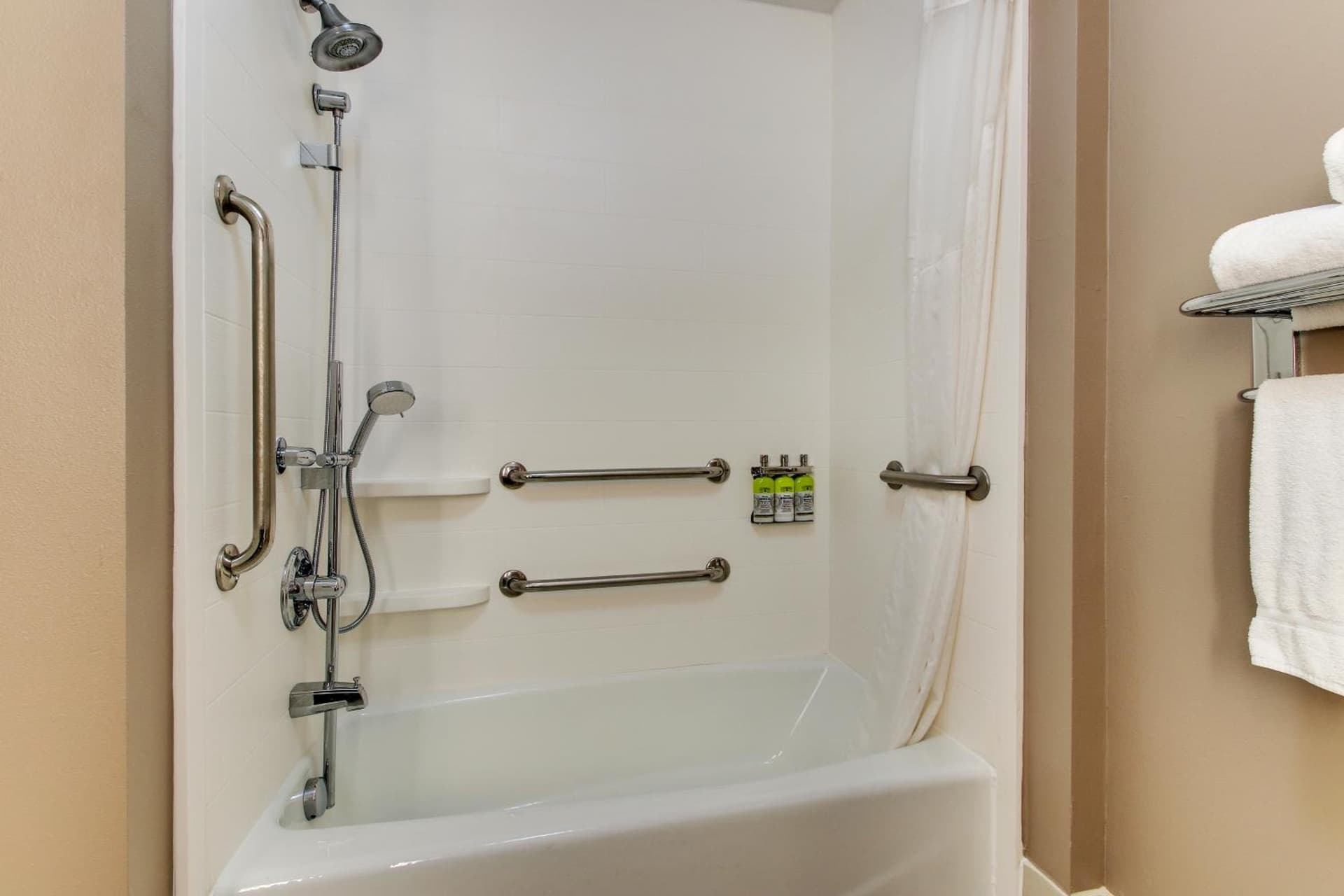 Holiday Inn Express & Suites Columbus - Ft Benning Maingate by IHG gallery photo in Columbus, GA — image 37